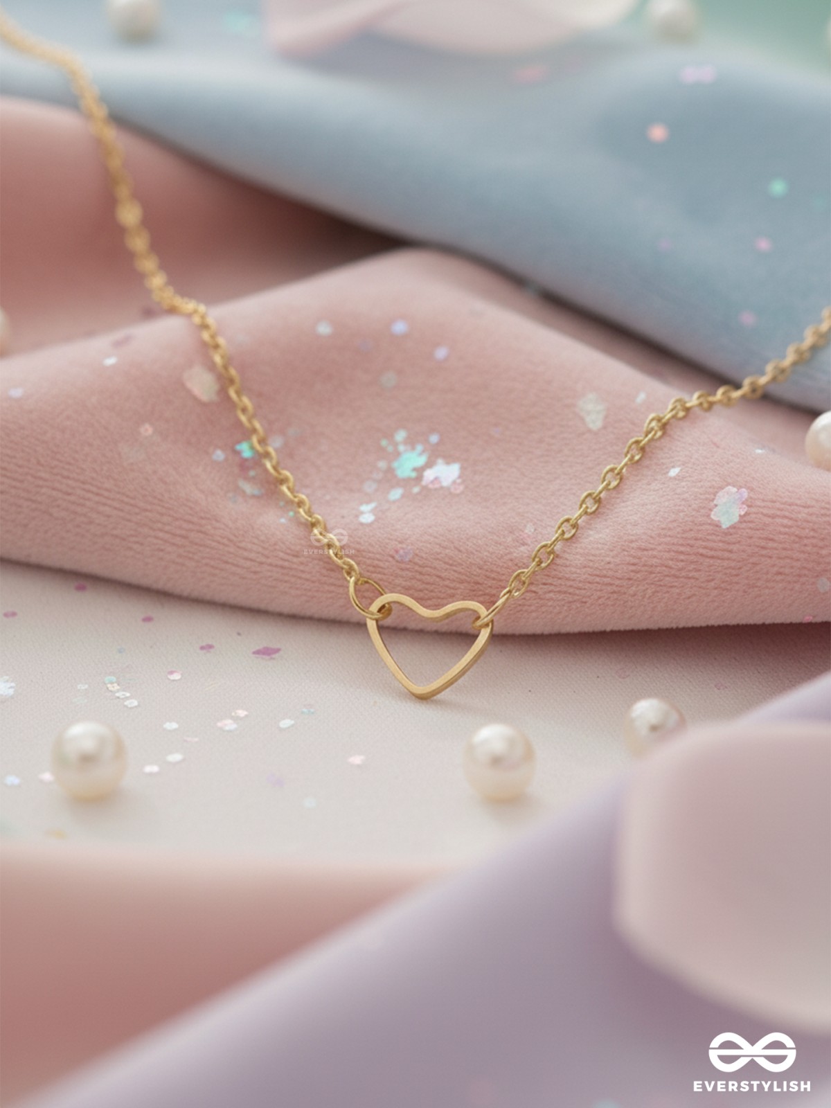 The Little Dainty Heart - Golden Neckpiece With Anti-Tarnish Coating
