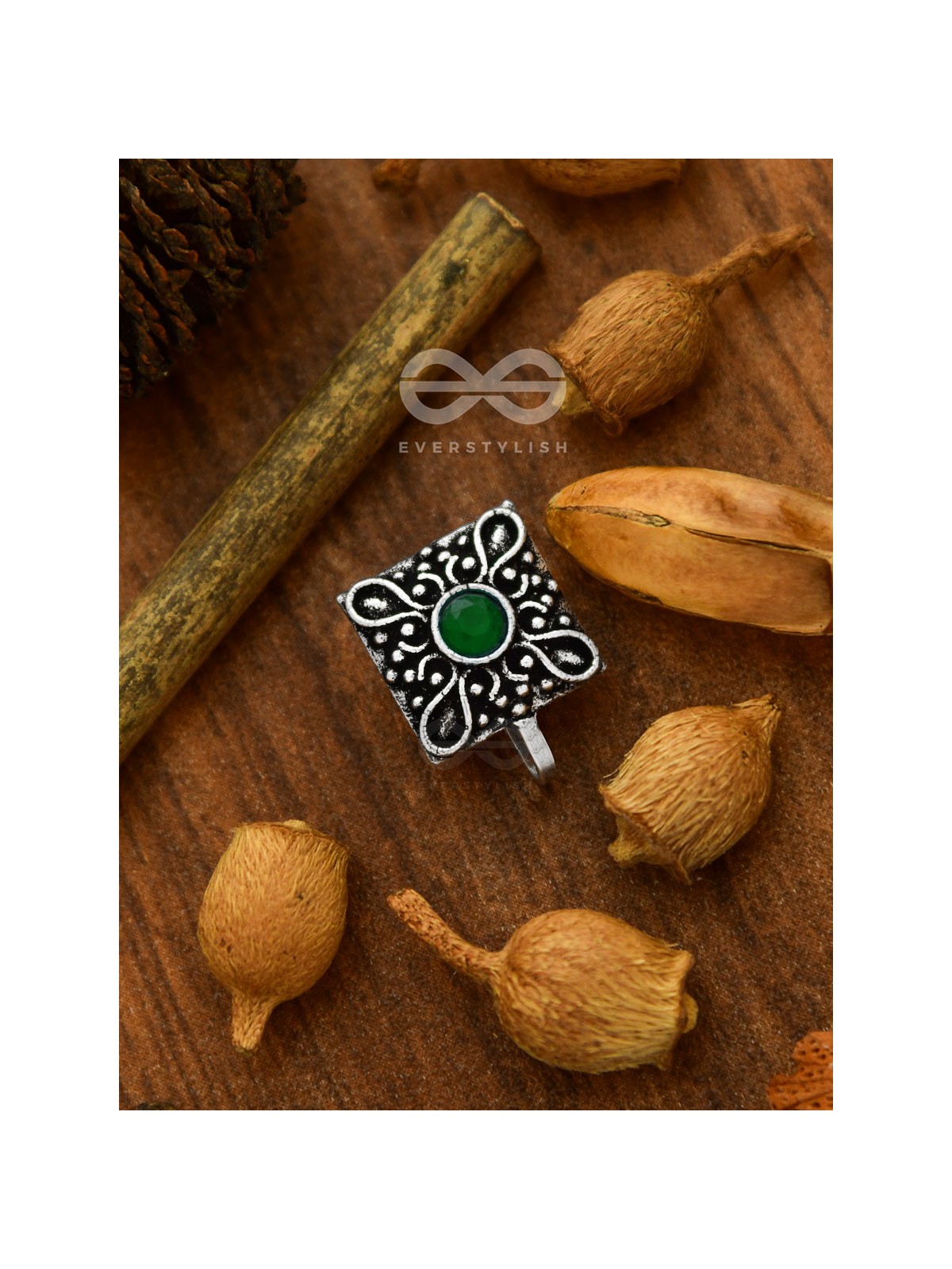 The Elegance Sqaured - Non-Pierced Boho Nosepin (Emerald Green)
