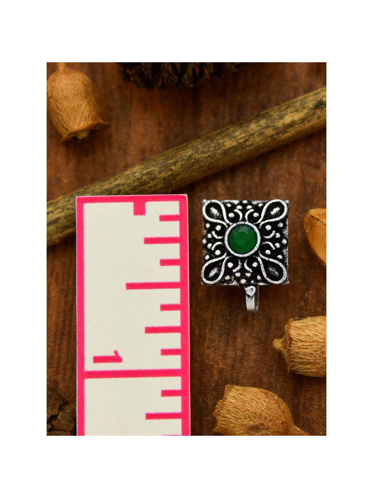 The Elegance Sqaured - Non-Pierced Boho Nosepin (Emerald Green)