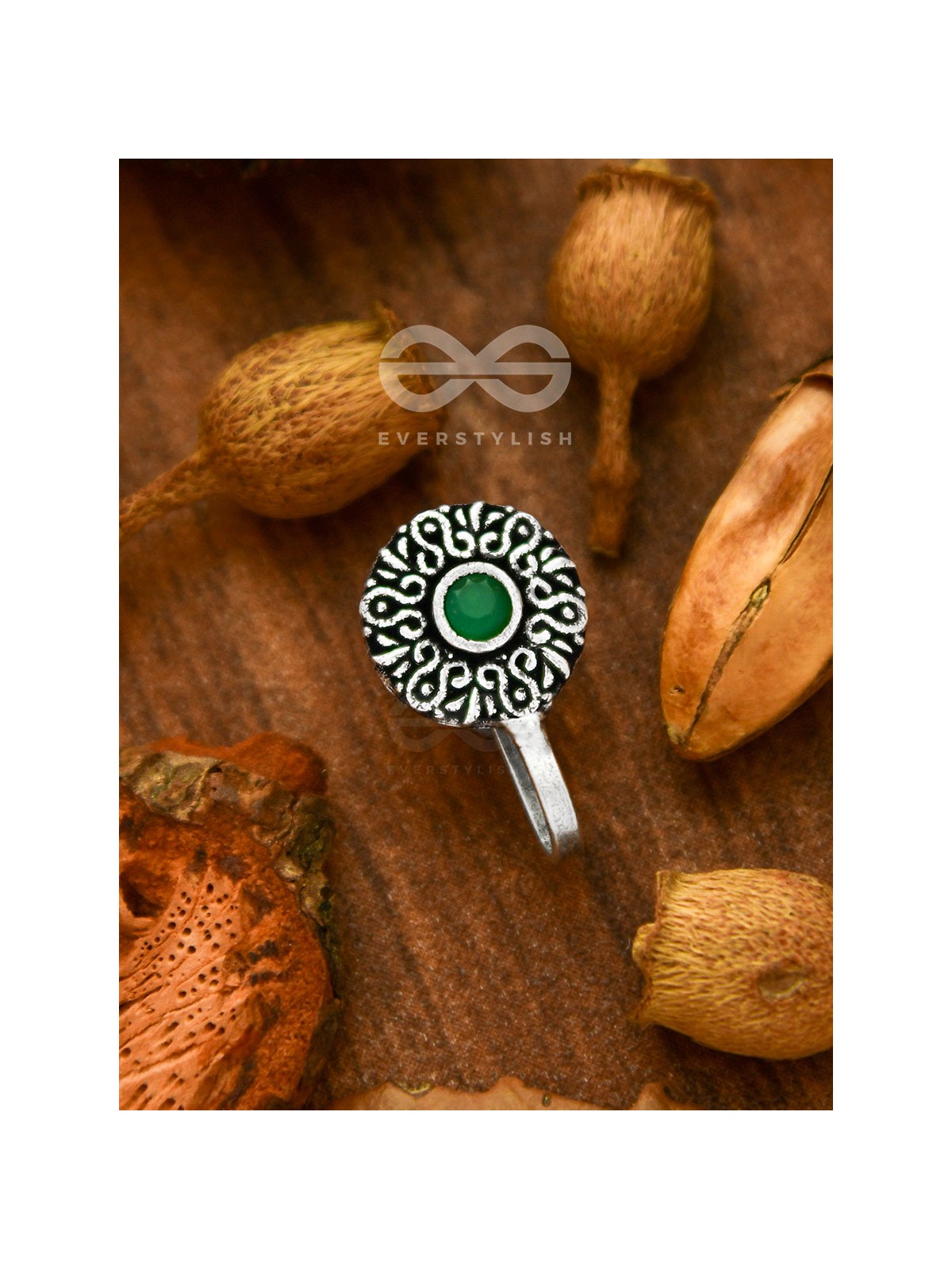 The Noble Motifs - Non-Pierced Boho Nosepin (Emerald Green)