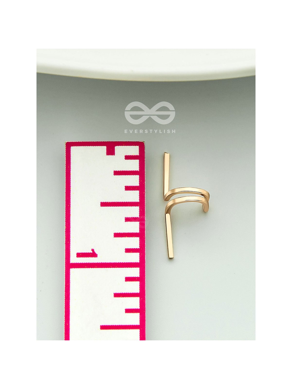 Hooked on Charm- Golden Adjustable Earcuff (One Ear)