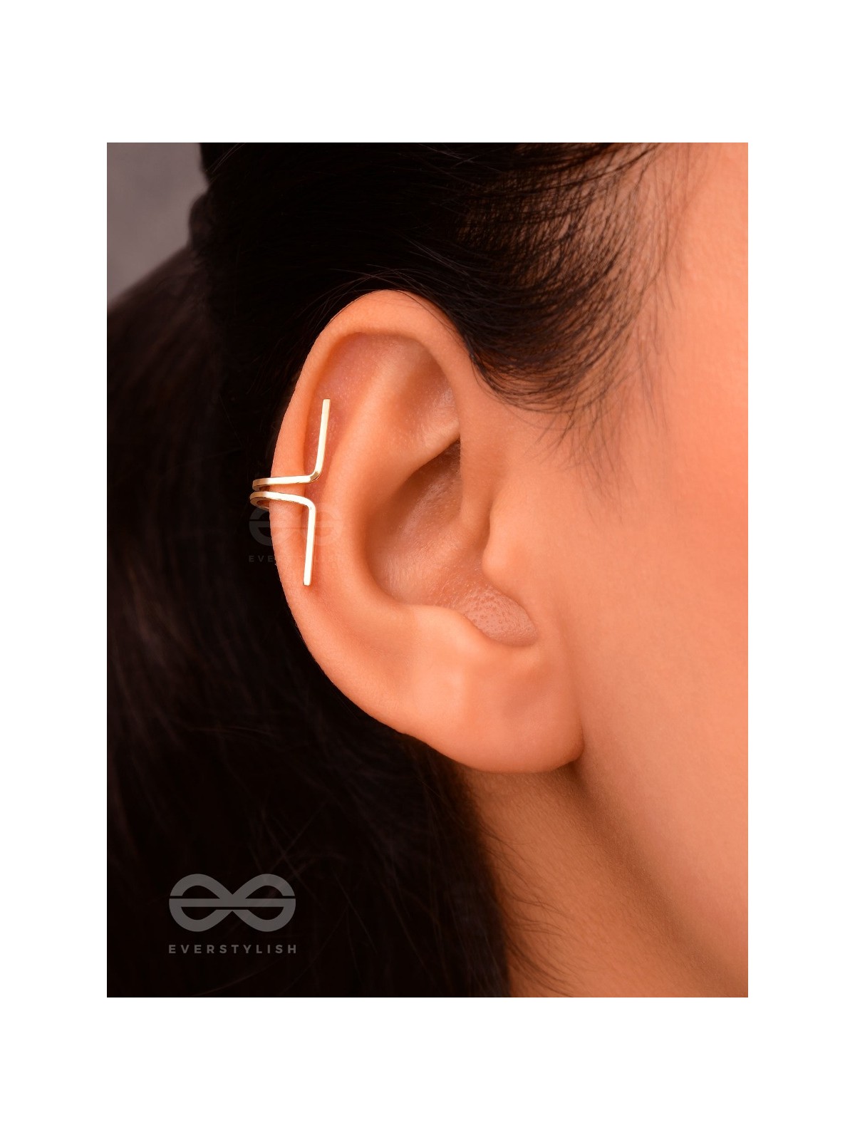 Hooked on Charm- Golden Adjustable Earcuff (One Ear)