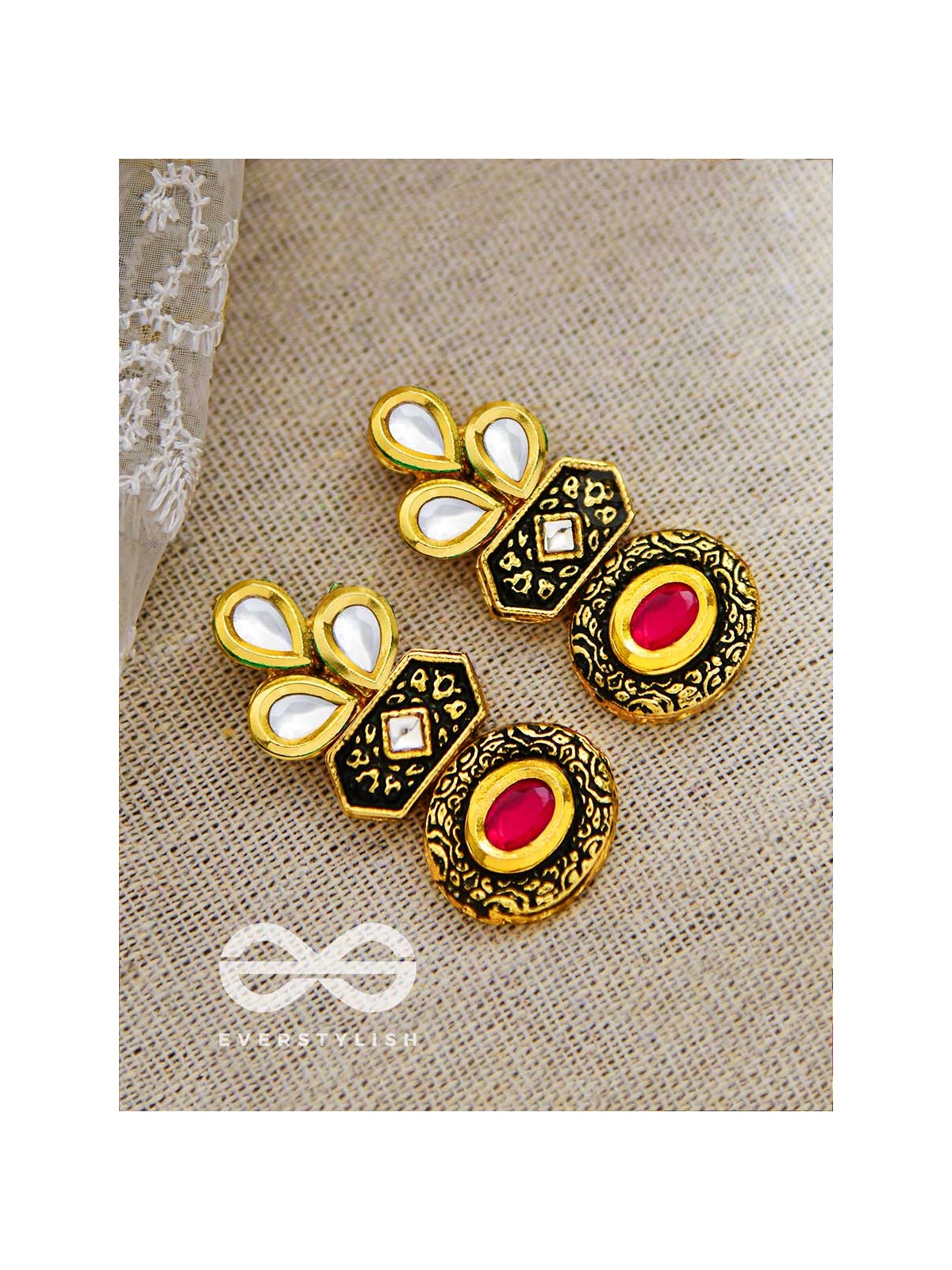 The Royal Magnificence - Statement Golden Set of Neckpiece and Earrings