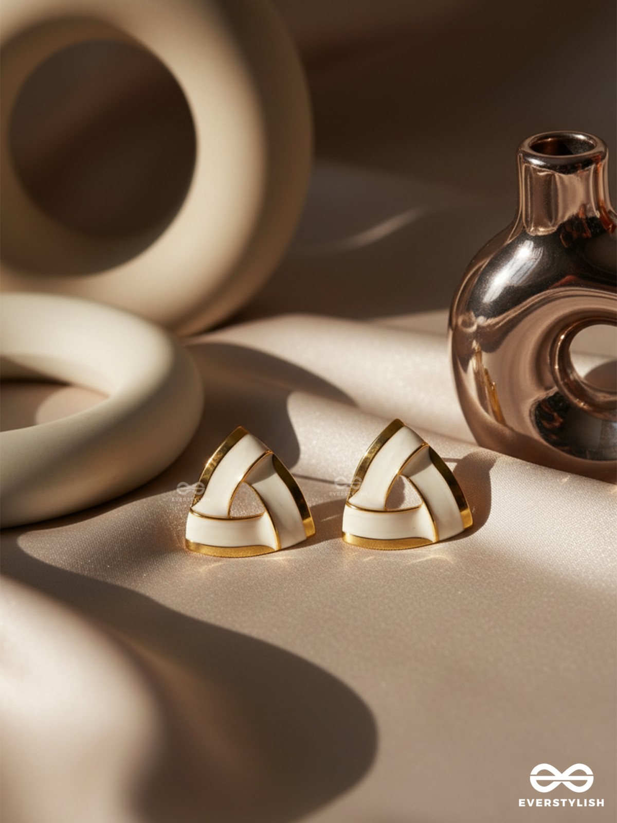 Miss Minimilist - ELegant Enamel  Earrings