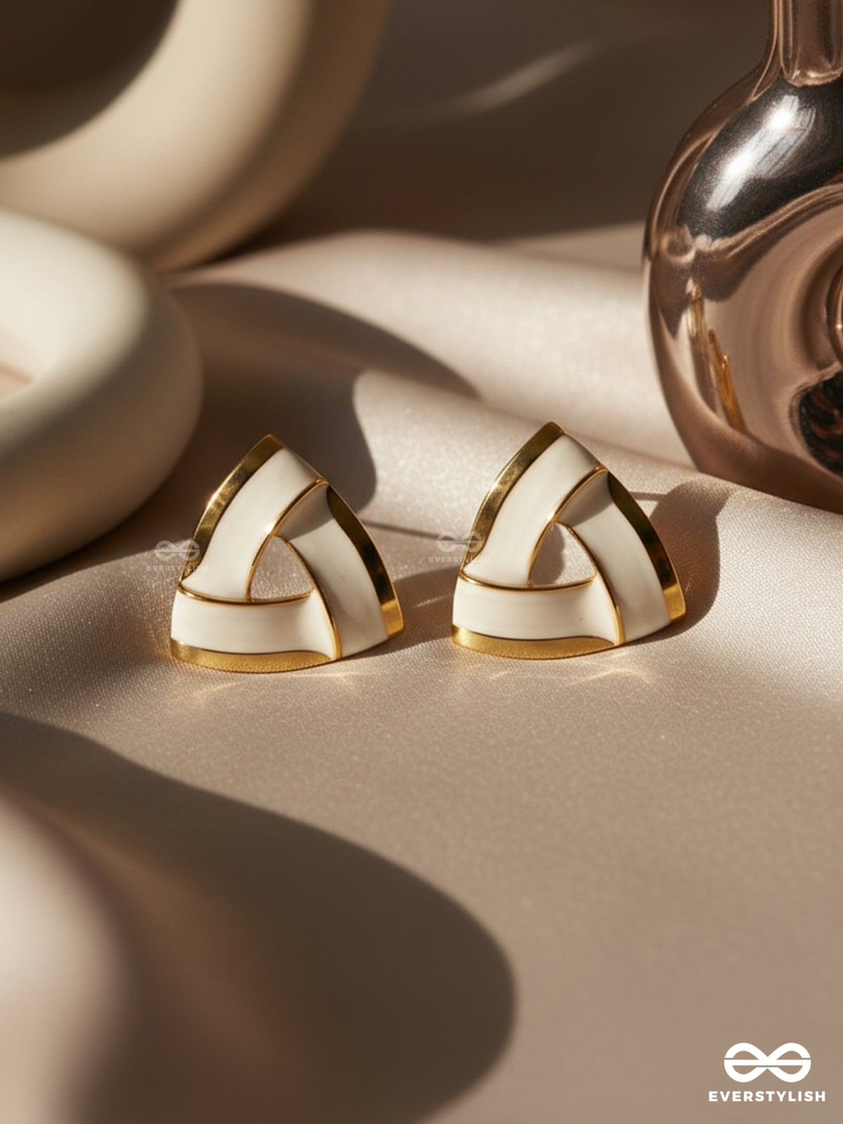 Miss Minimilist - ELegant Enamel  Earrings