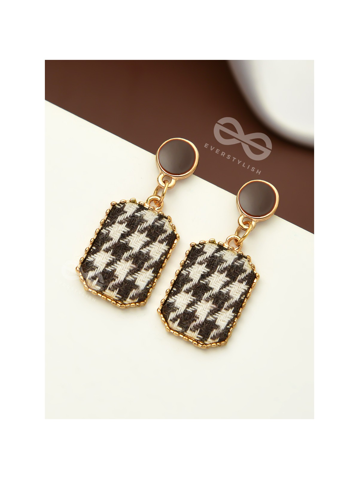 Best of Both Worlds - Golden Monochrome Pattern Earrings