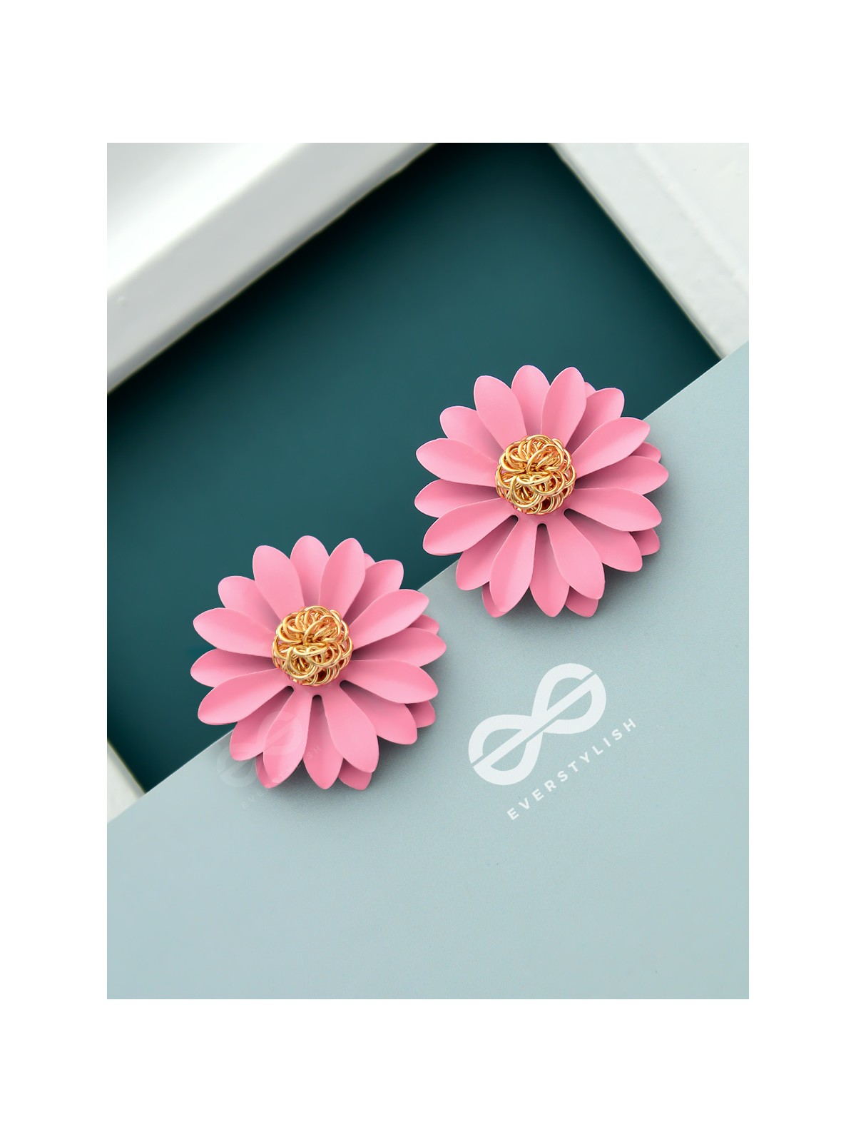 BLOOMING BLOSSOMS - Statement Stud Earrings (Taffy)