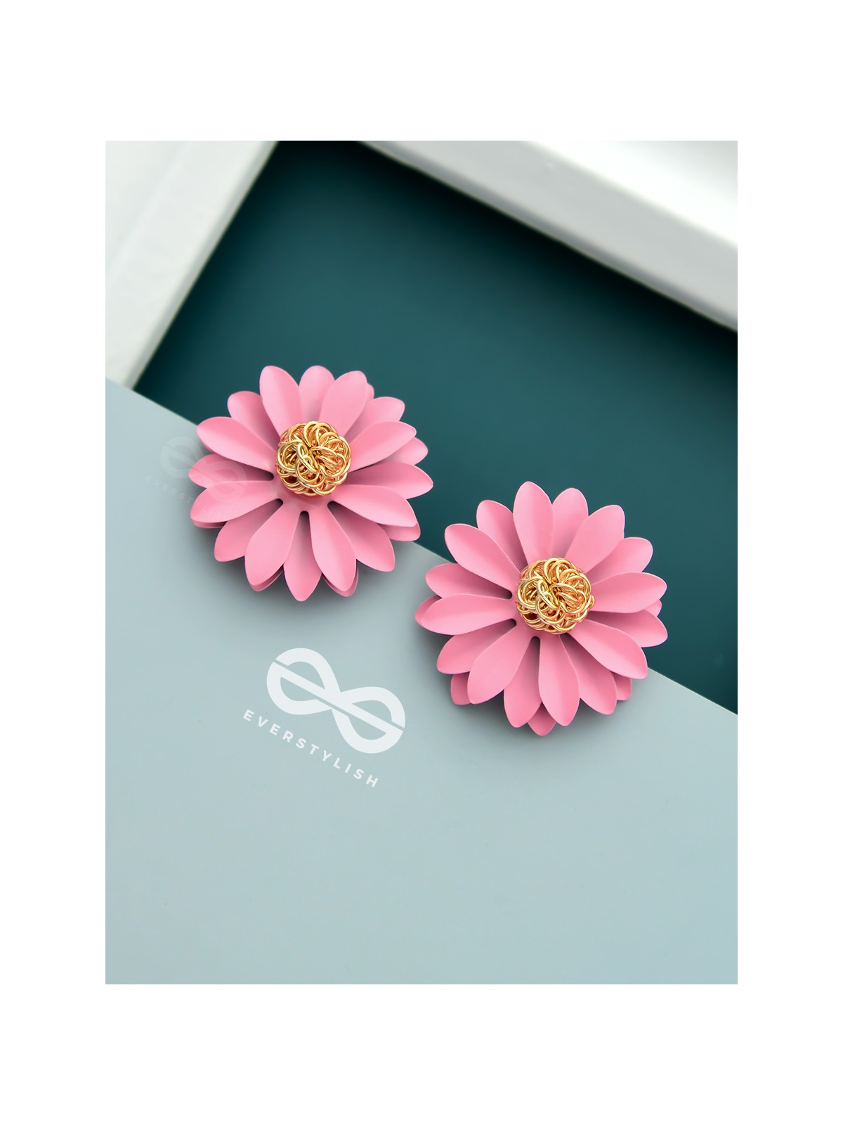 BLOOMING BLOSSOMS - Statement Stud Earrings (Taffy)
