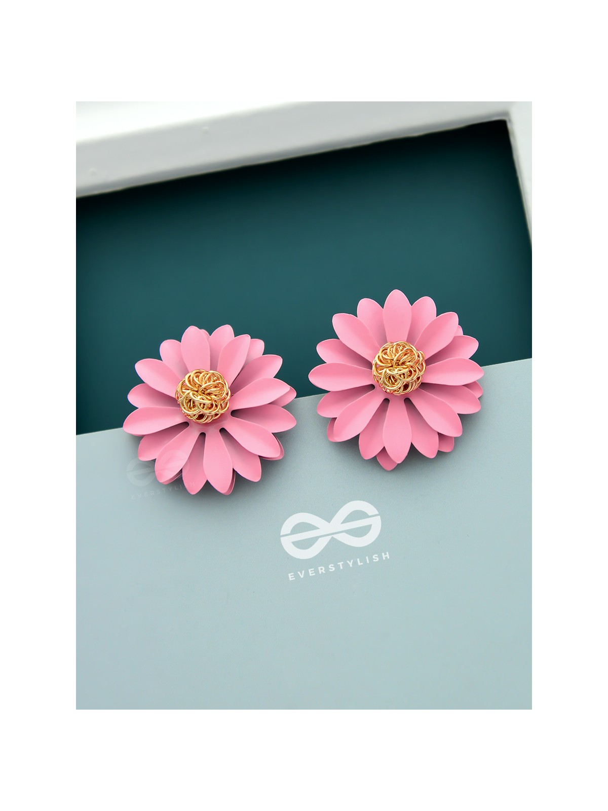 BLOOMING BLOSSOMS - Statement Stud Earrings (Taffy)