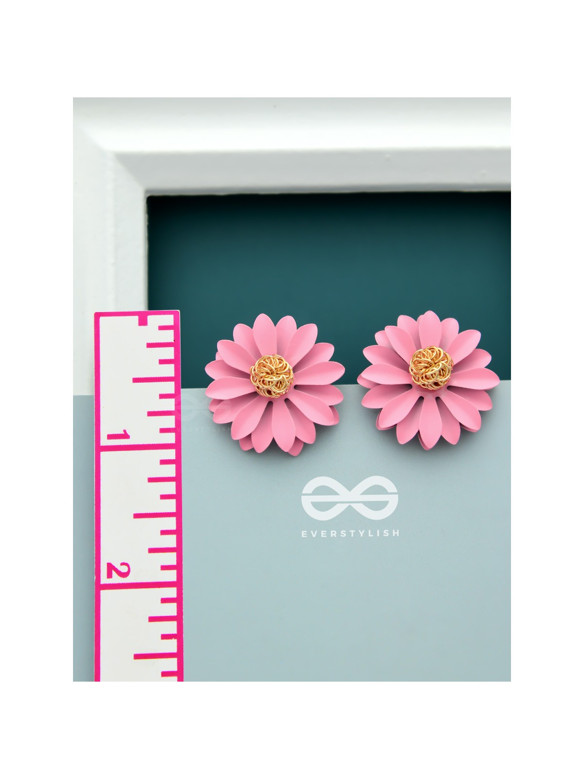 BLOOMING BLOSSOMS - Statement Stud Earrings (Taffy)