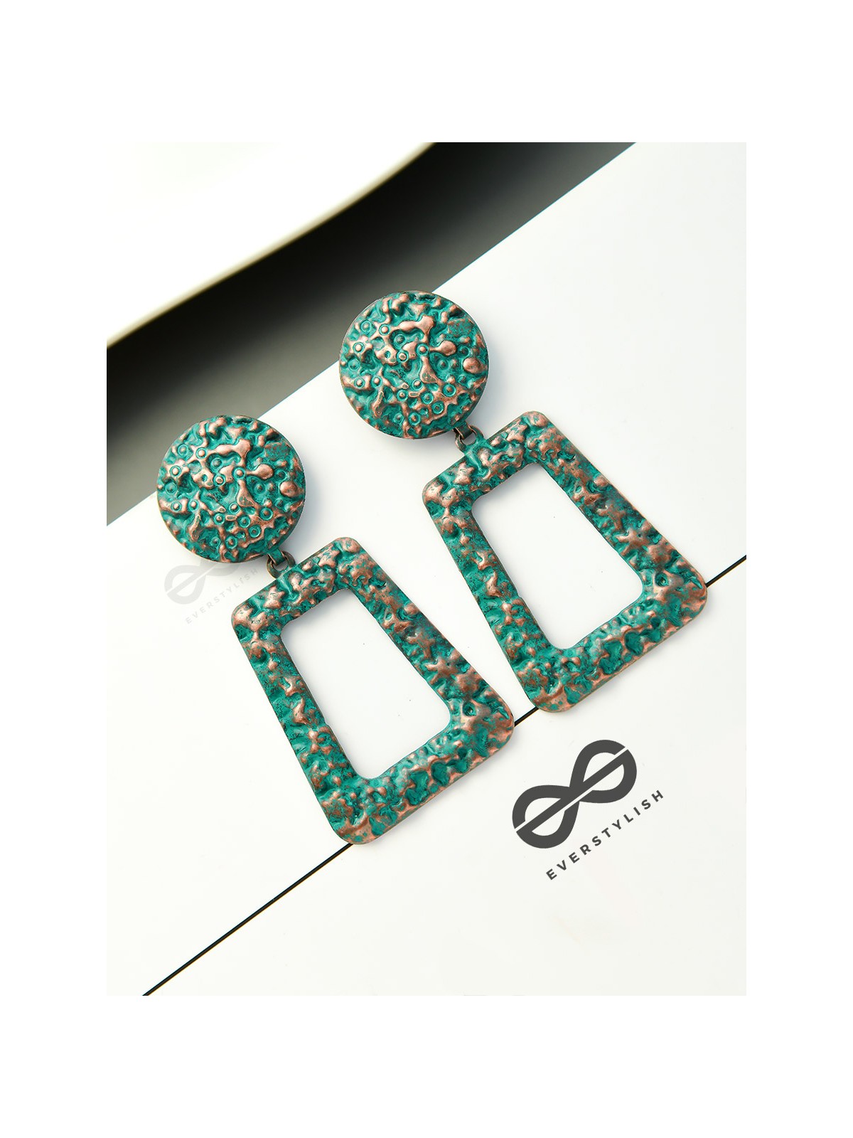 The Geometric Elegance - Molden Gold Finished Statement Earrings