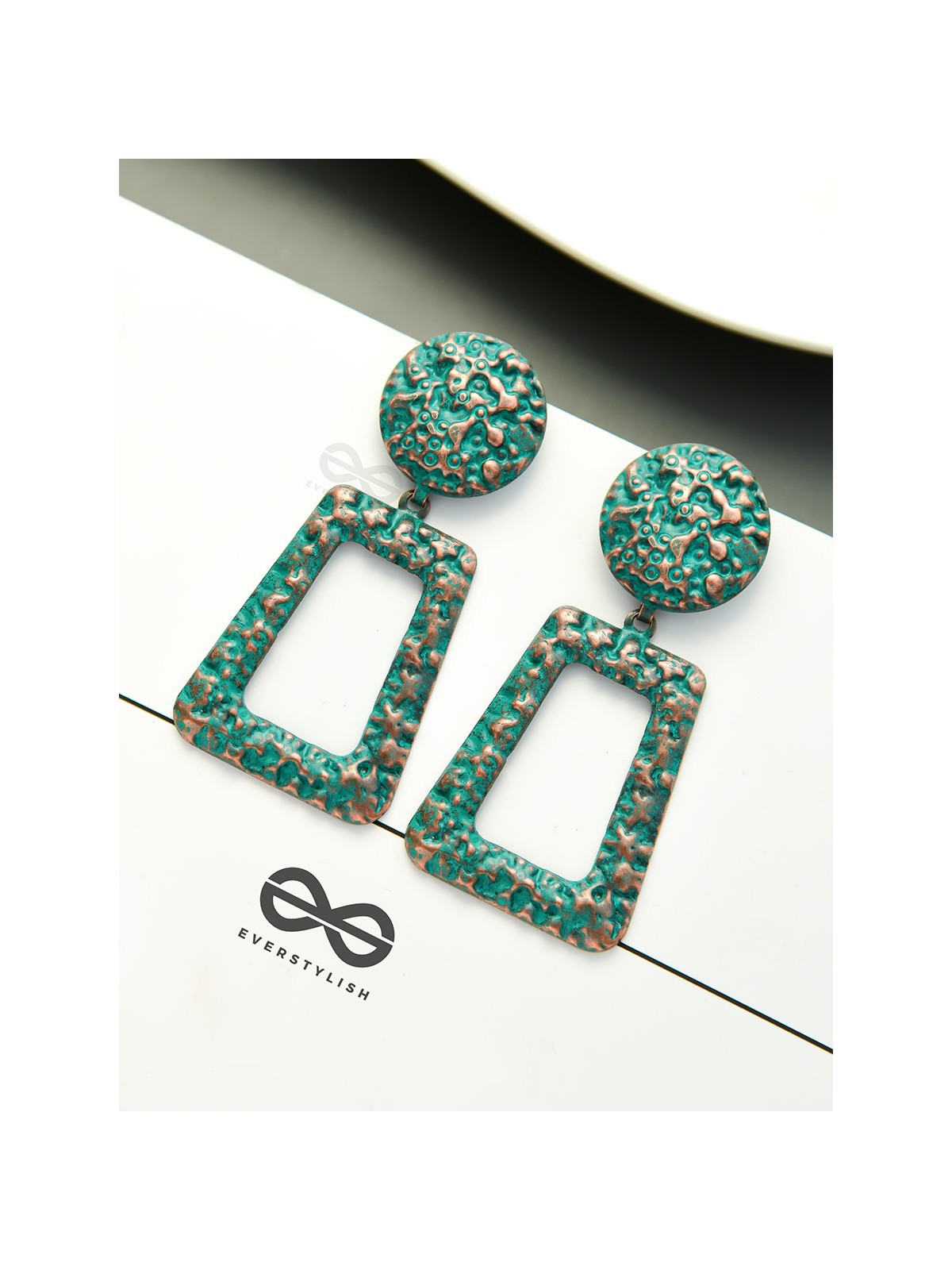 The Geometric Elegance - Molden Gold Finished Statement Earrings