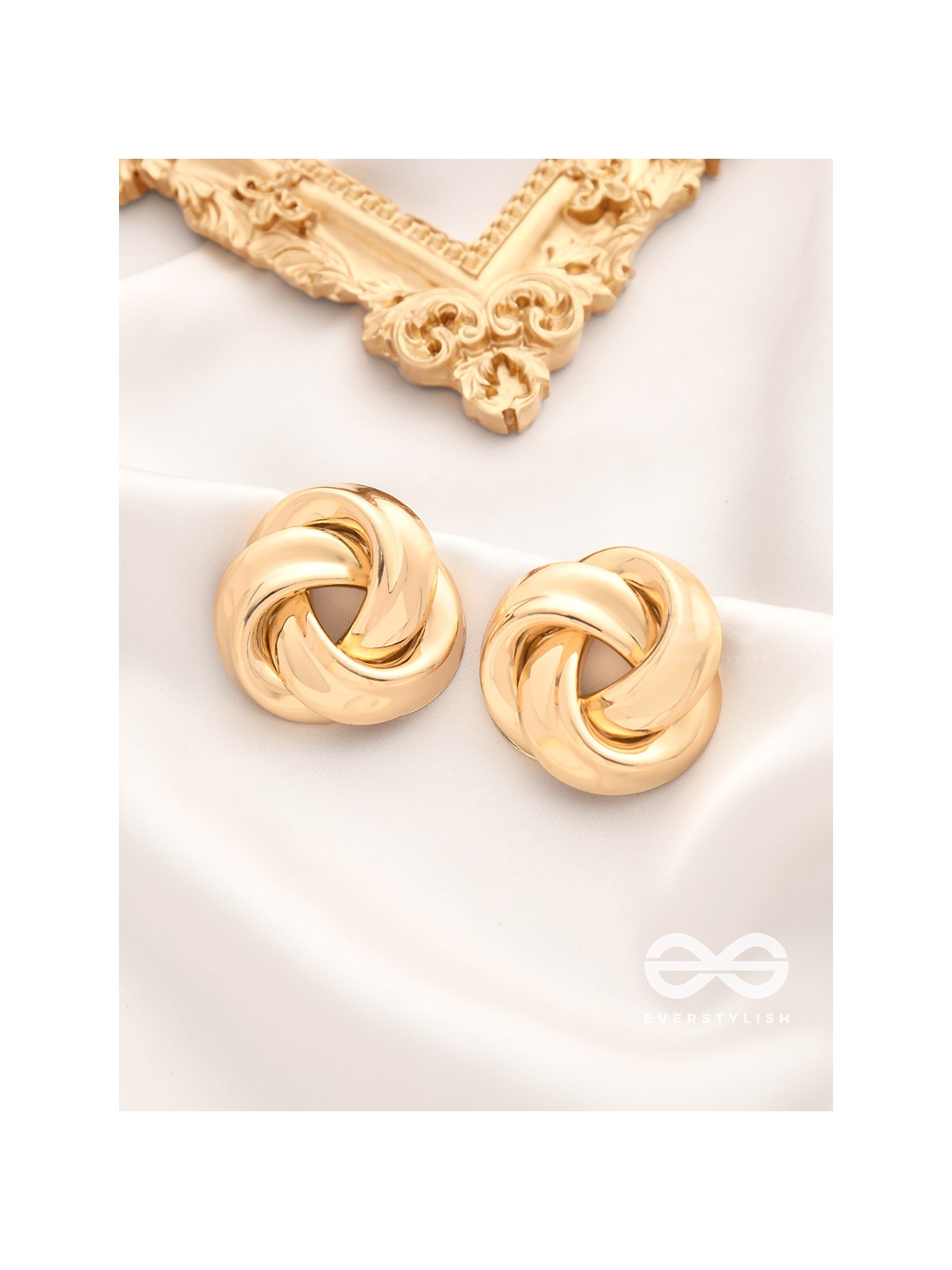 A Knot of Elegance - Statement Golden Studs