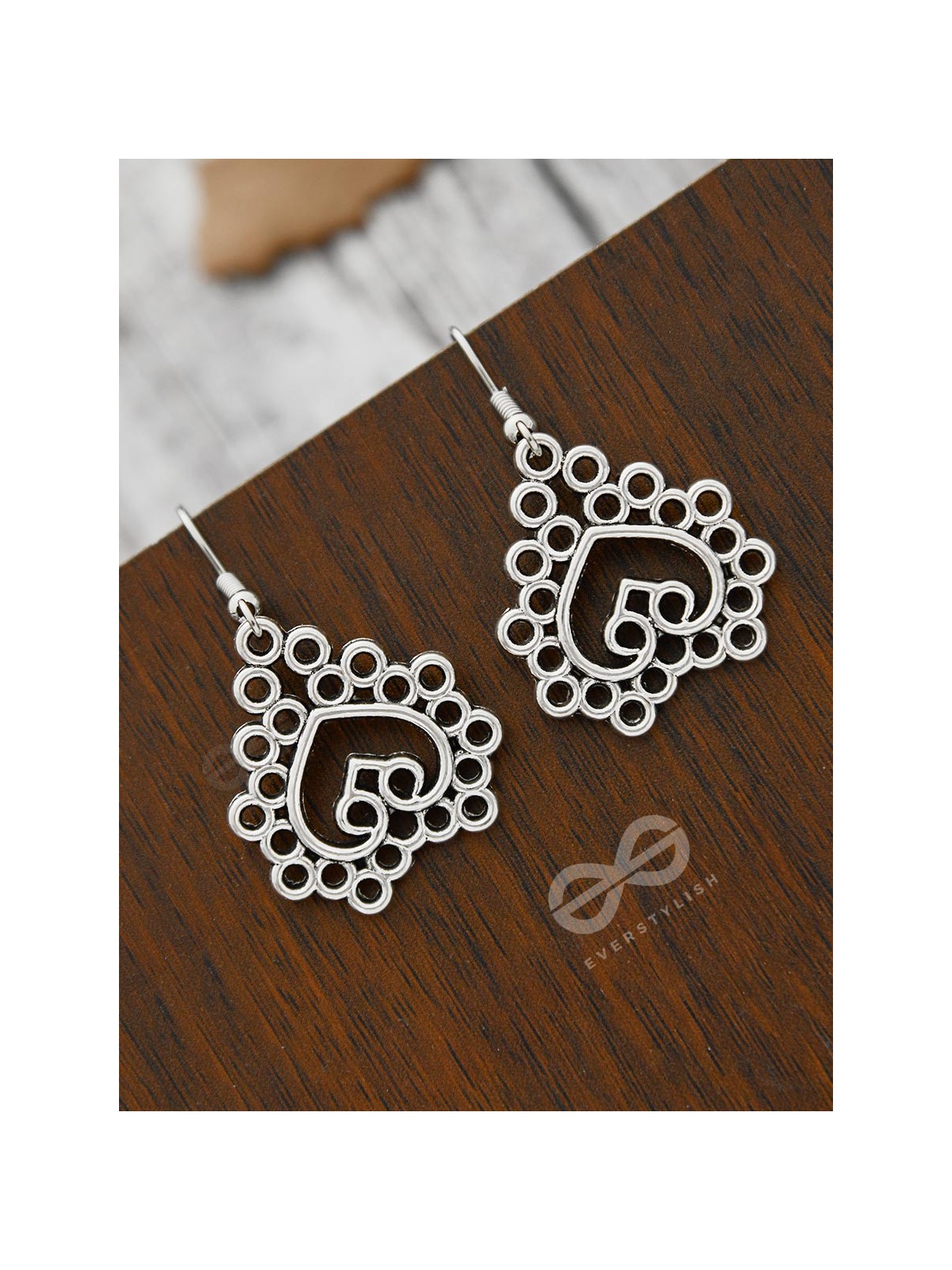 Queen of Hearts - Tiny Trinket Earrings