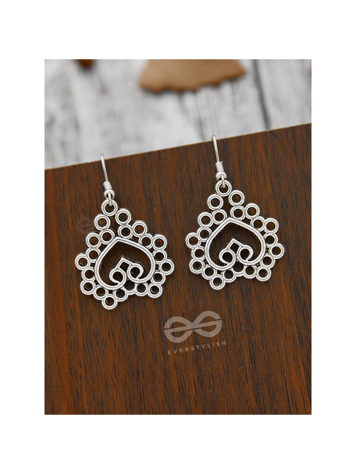 Queen of Hearts - Tiny Trinket Earrings