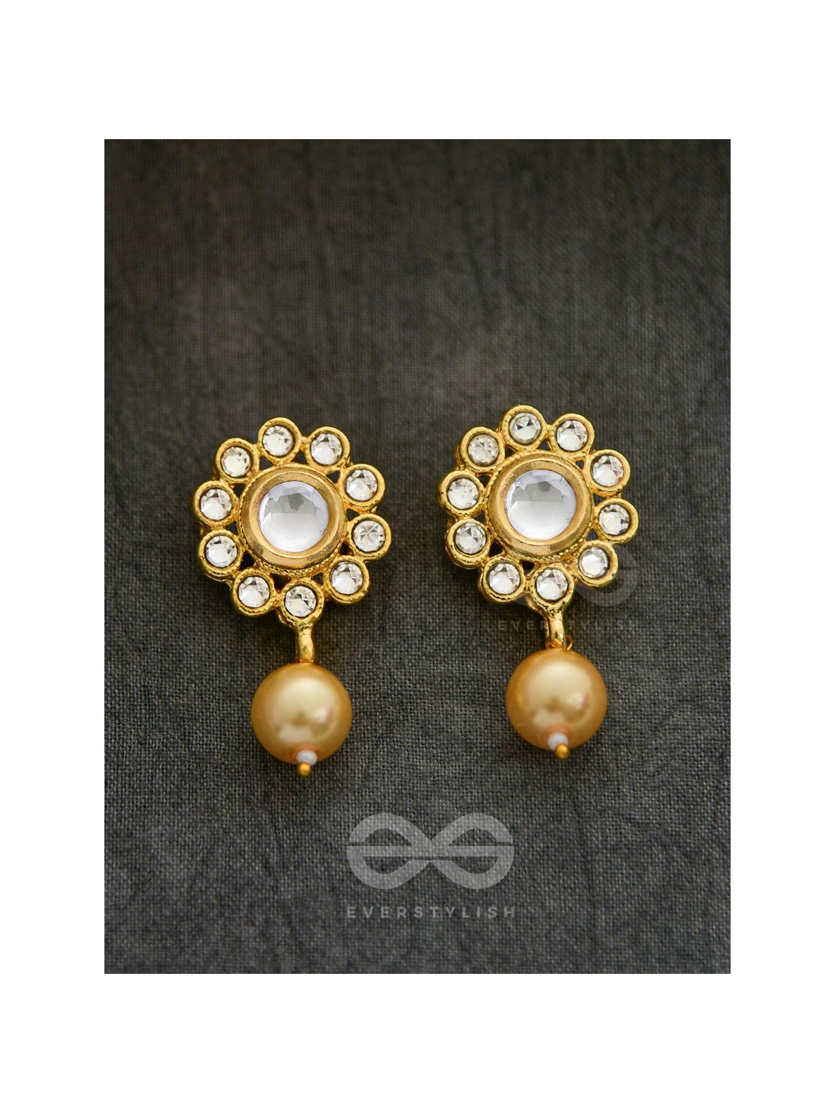 Royalty of the Sultanate - Set of Choker and Earrings (Off White)