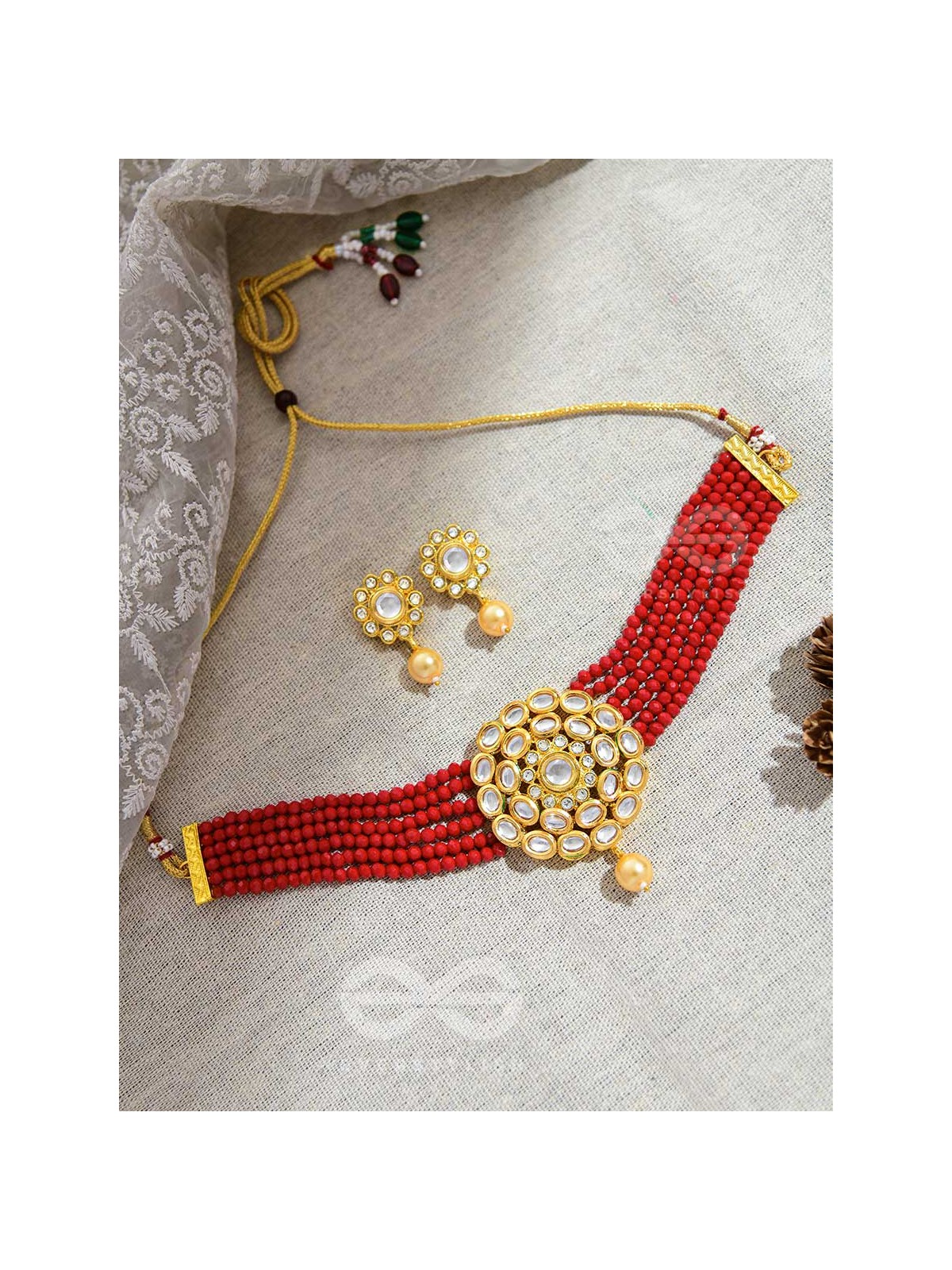 Royalty of the Sultanate - Set of Choker and Earrings (Red)