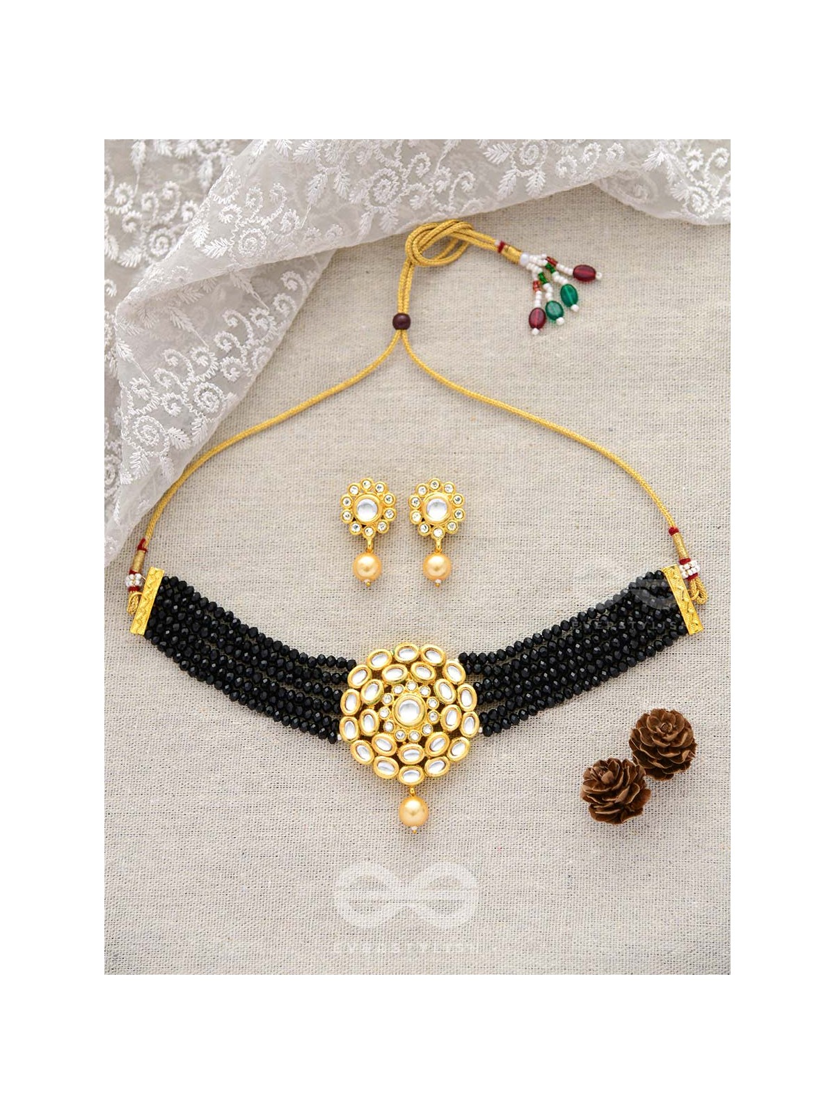 ROYALTY OF THE SULTANATE - SET OF CHOKER AND EARRINGS (Black)