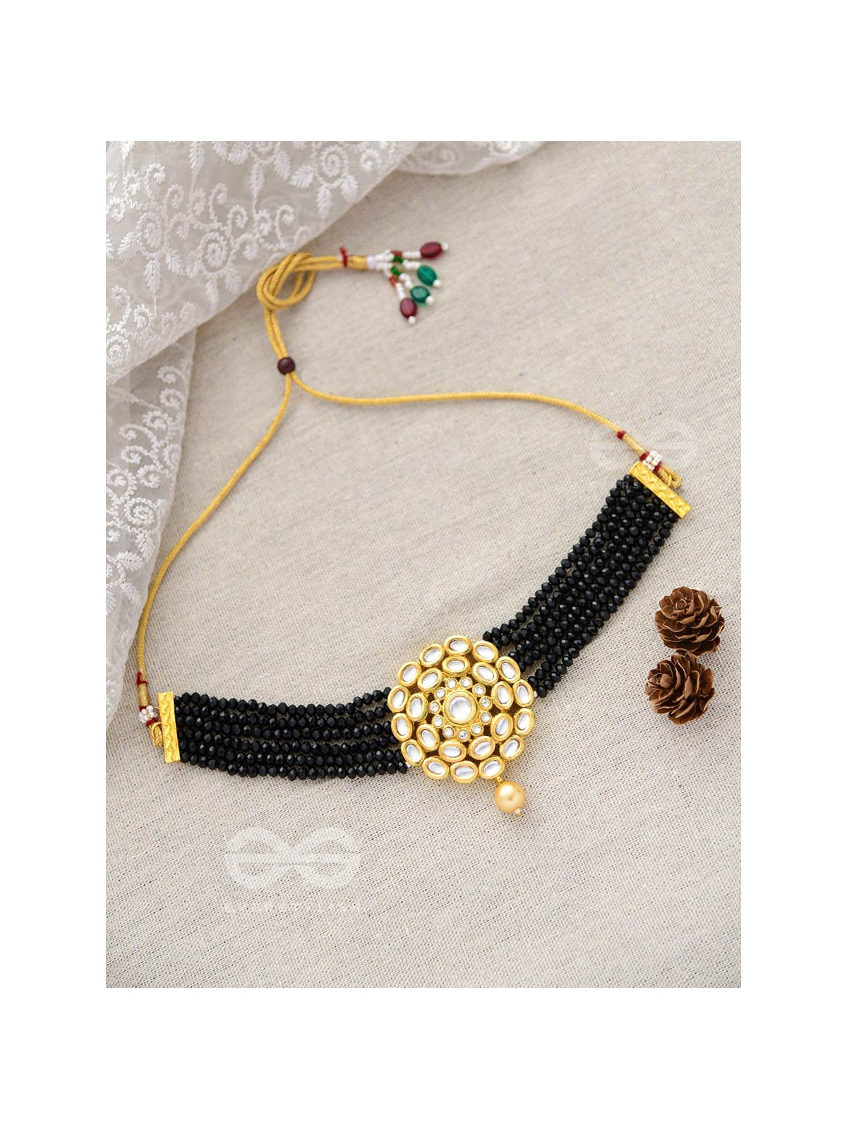ROYALTY OF THE SULTANATE - SET OF CHOKER AND EARRINGS (Black)
