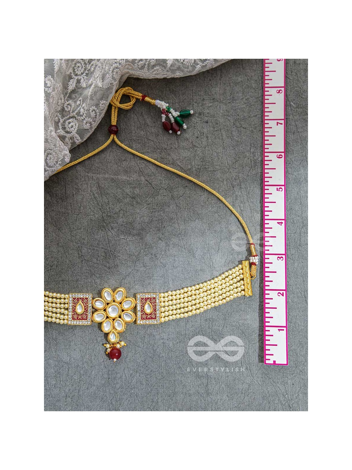 THE ETHERAL ELEGANCE - SET OF STATEMENT CHOKER AND EARRINGS (Pastel pink)