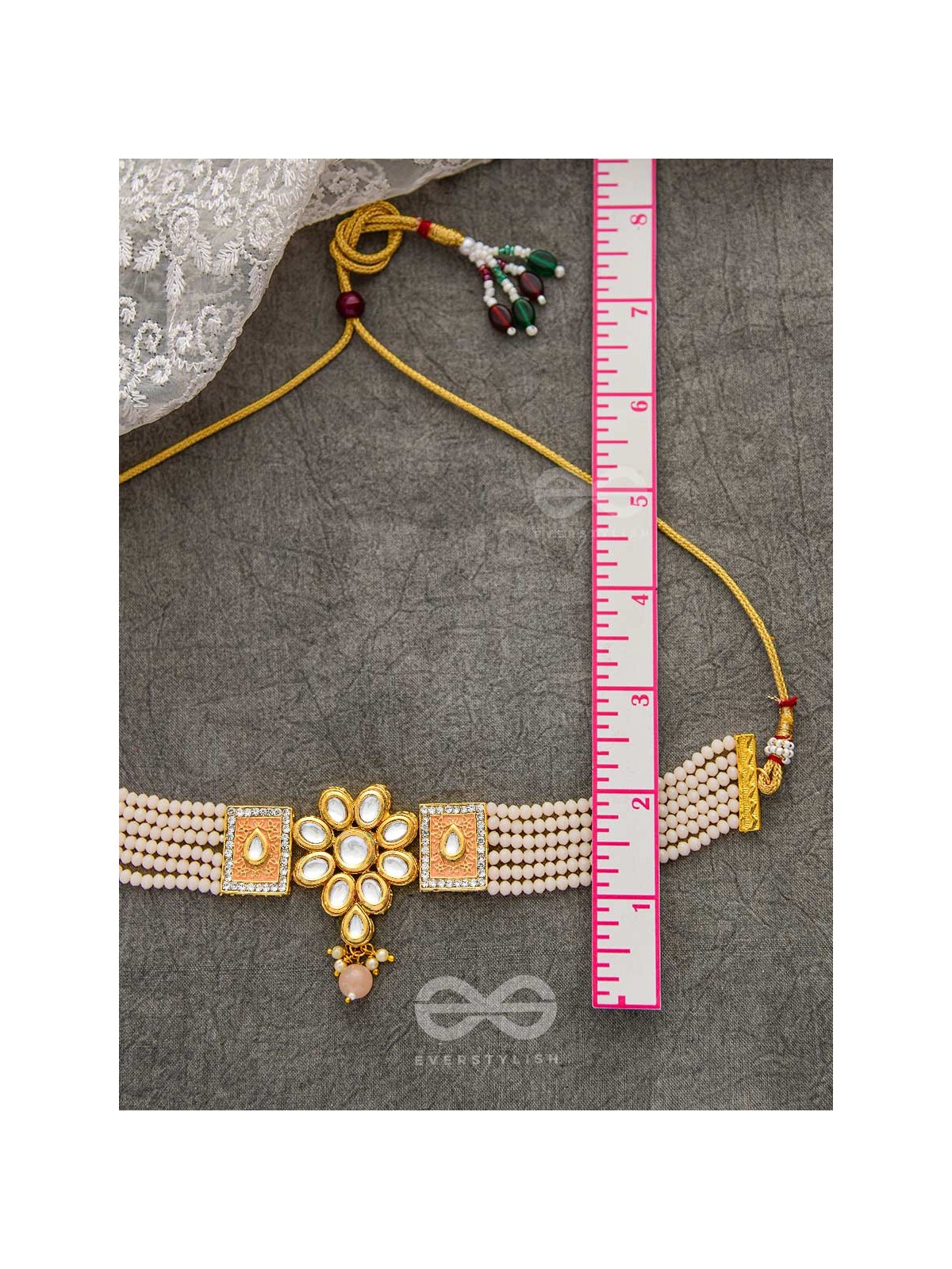 THE ETHERAL ELEGANCE - SET OF STATEMENT CHOKER AND EARRINGS (Pastel pink)