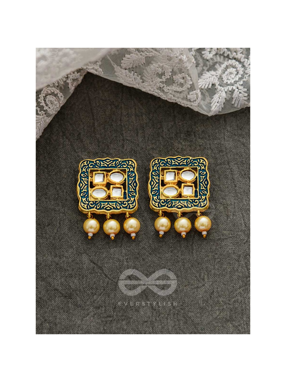 The Windows of Opulence - Set of Statement Choker and Earrings( PINE)