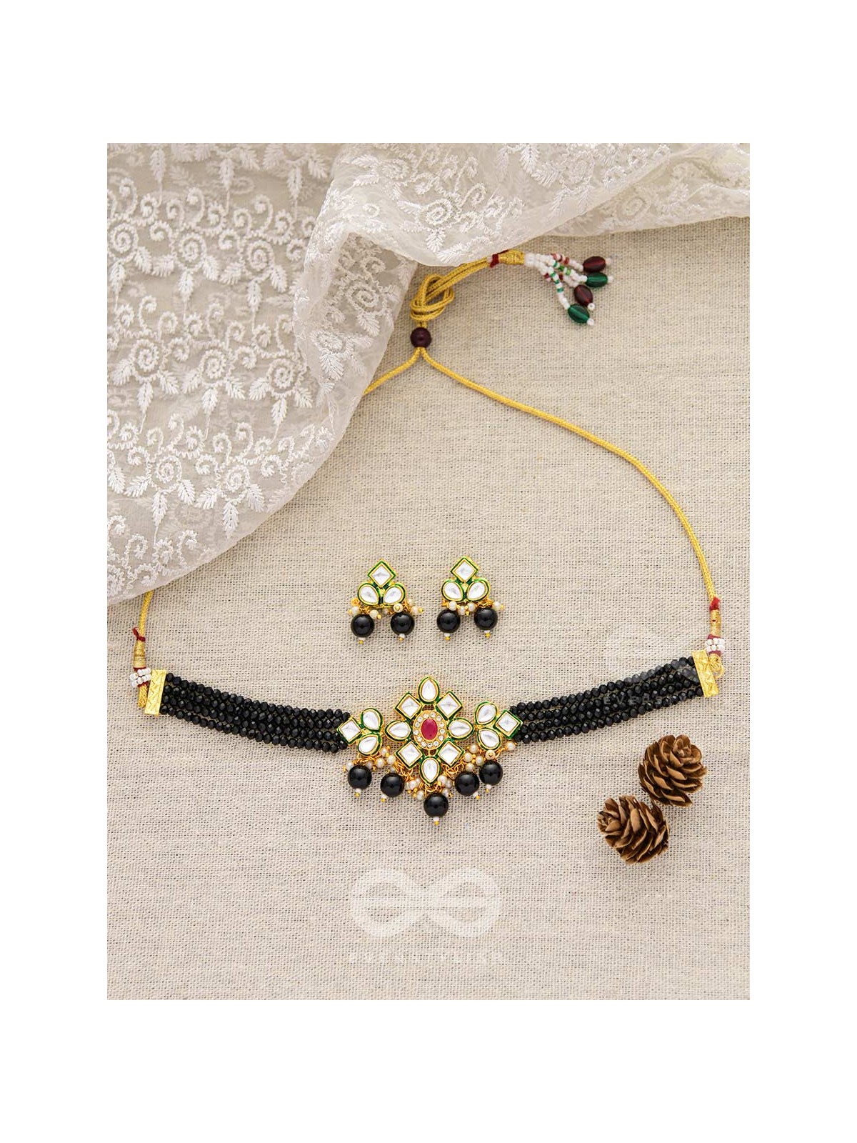 The Magical Mystique - Set of Statement Earrings and Choker (Black)