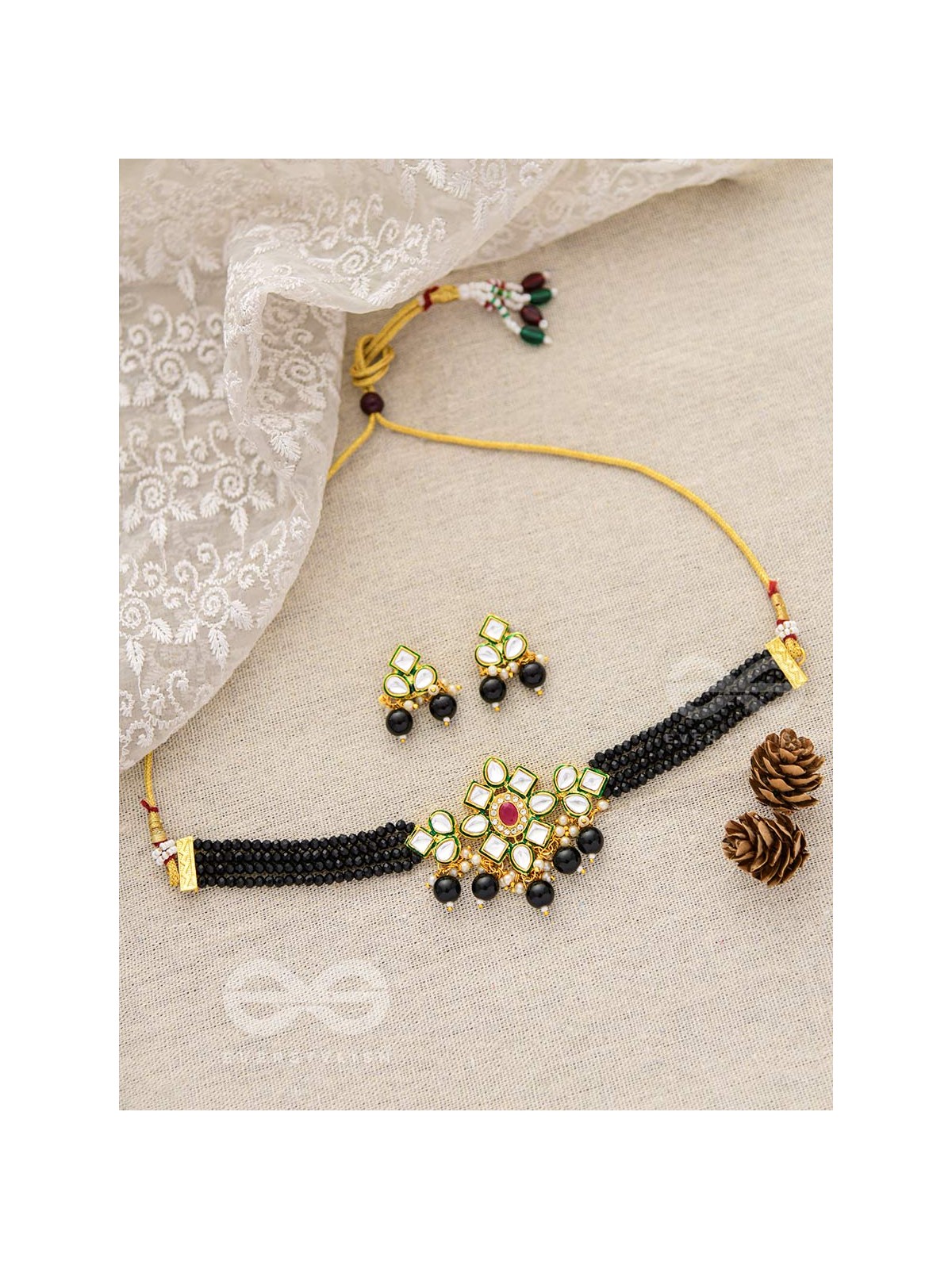 The Magical Mystique - Set of Statement Earrings and Choker (Black)