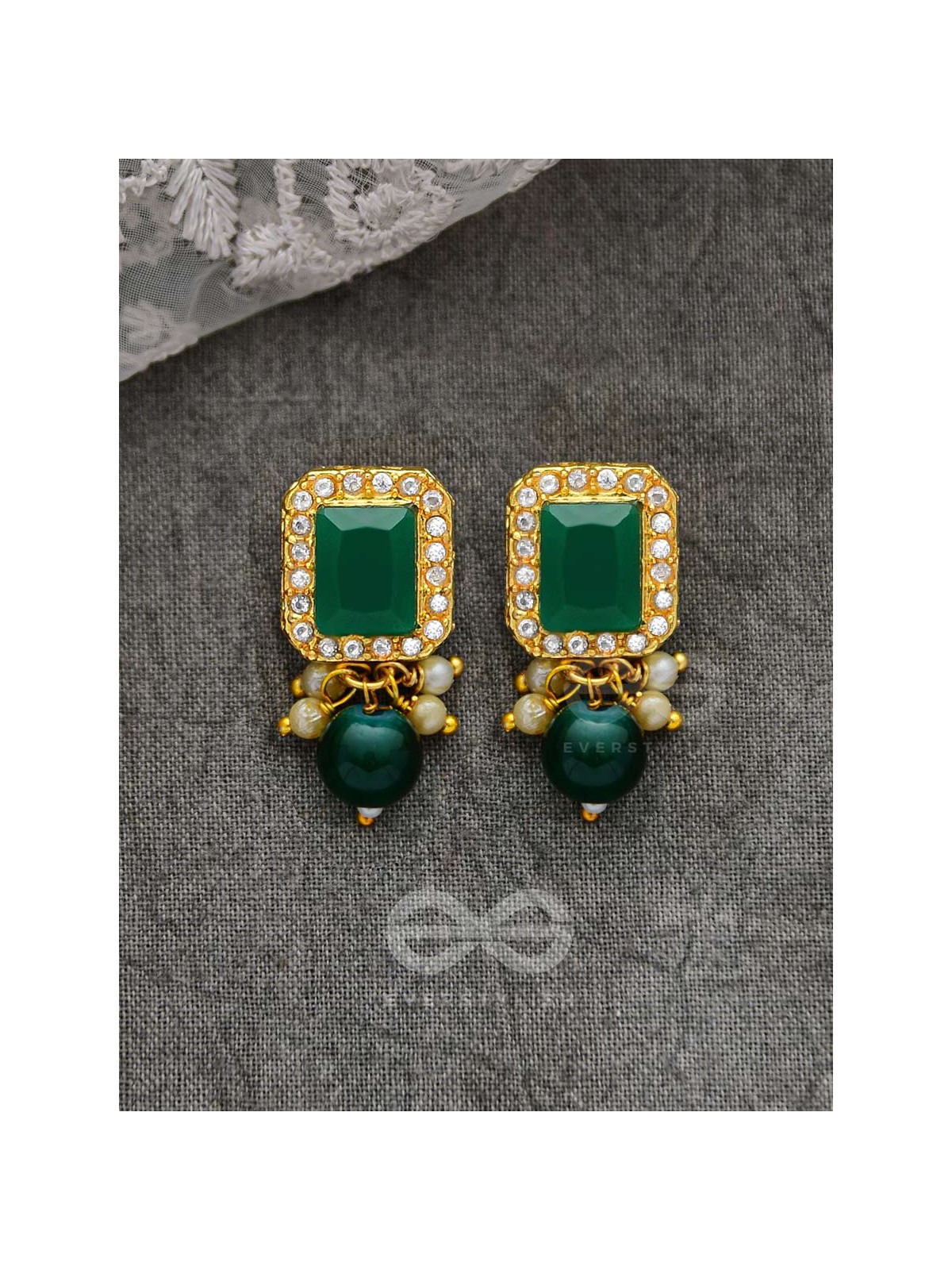 The Mystical Magnificence - Set of Statement Choker And Earrings (Forest Green)