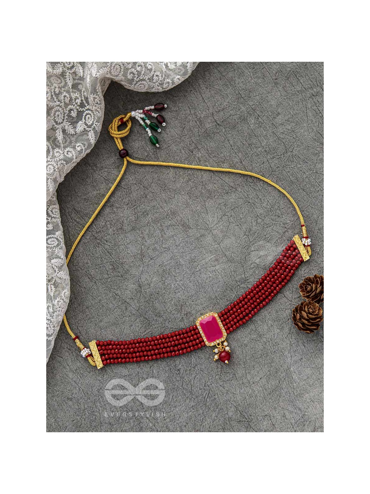 THE MYSTICAL MAGNIFICENCE - SET OF STATEMENT CHOKER AND EARRINGS (BERRY RED)