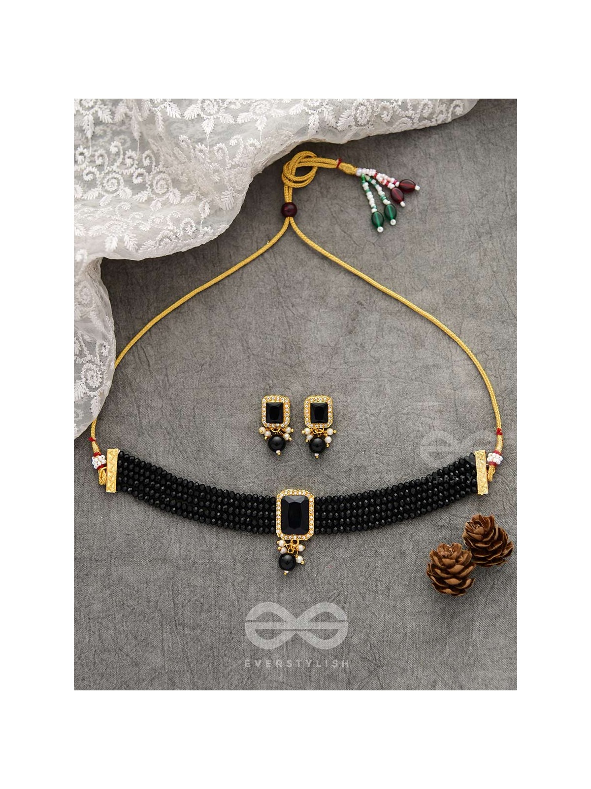 THE MYSTICAL MAGNIFICENCE - SET OF STATEMENT CHOKER AND EARRINGS (Black)