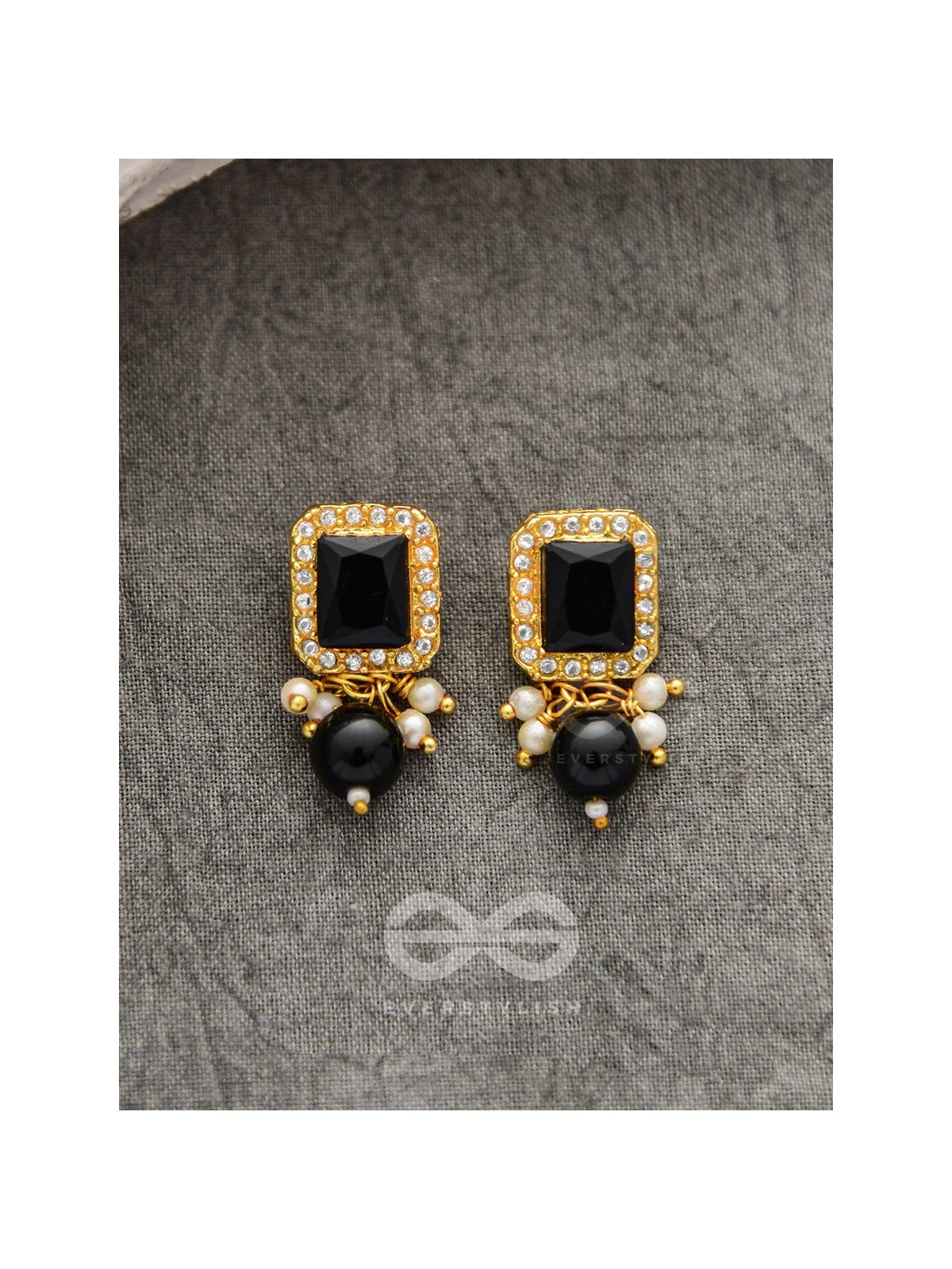 THE MYSTICAL MAGNIFICENCE - SET OF STATEMENT CHOKER AND EARRINGS (Black)