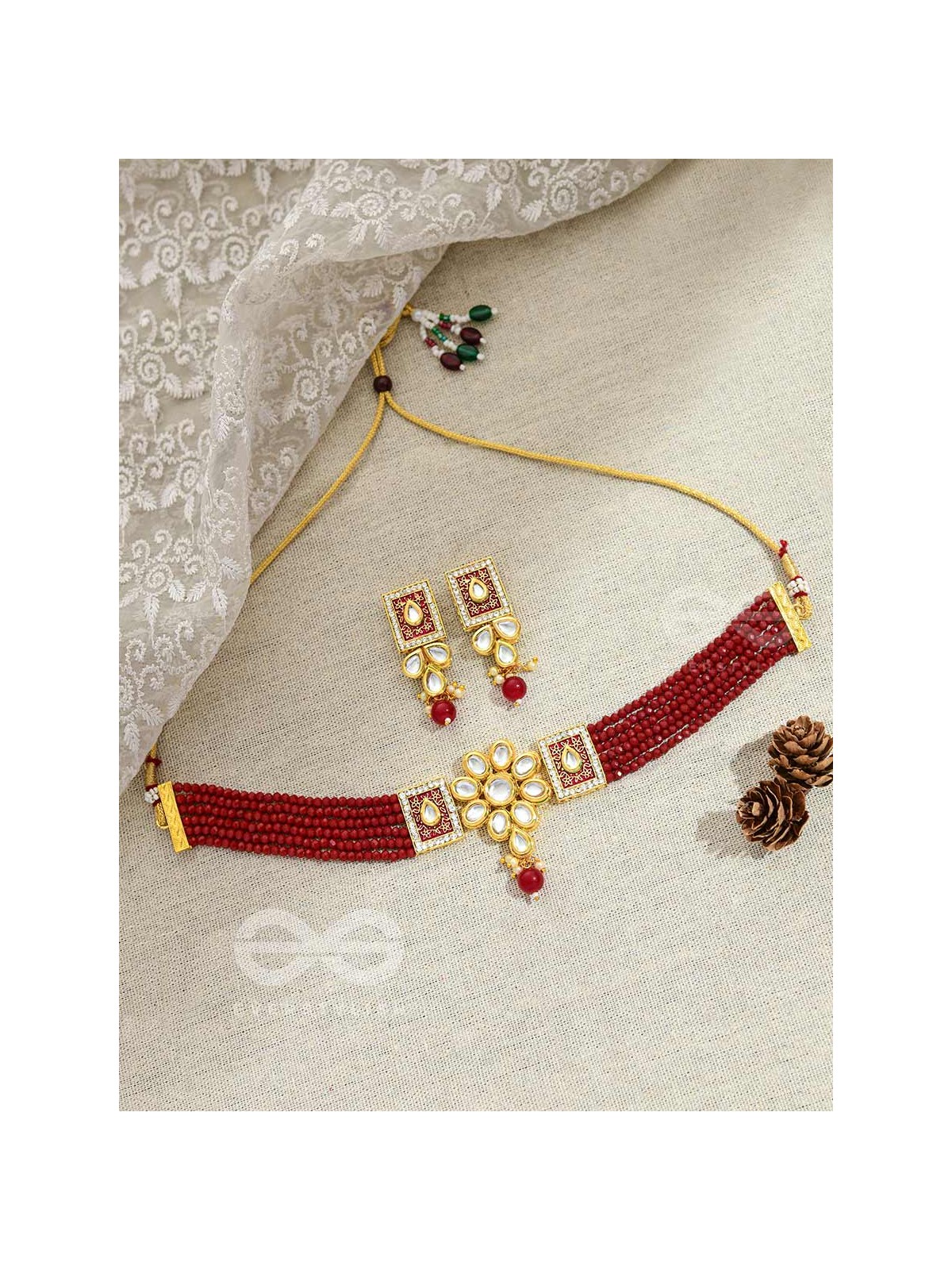 THE ETHERAL ELEGANCE - SET OF STATEMENT CHOKER AND EARRINGS (BERRY )