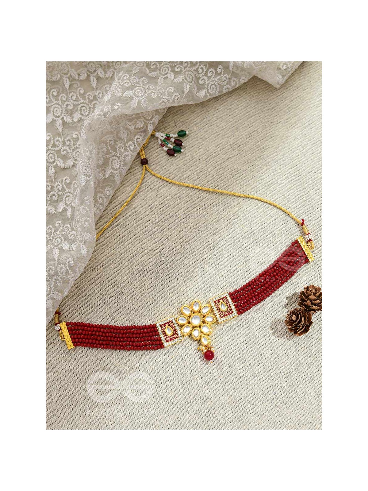 THE ETHERAL ELEGANCE - SET OF STATEMENT CHOKER AND EARRINGS (BERRY )