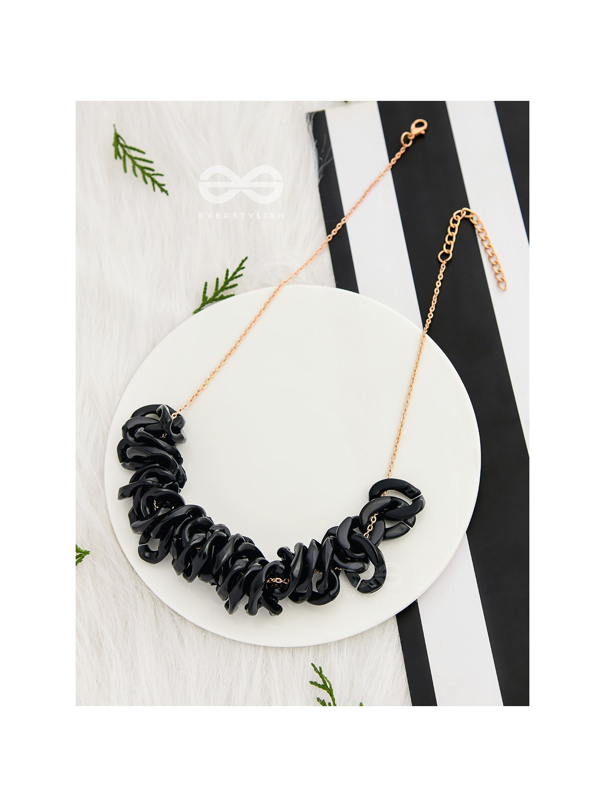 A Chunk of Chic- Golden Statement Neckpiece