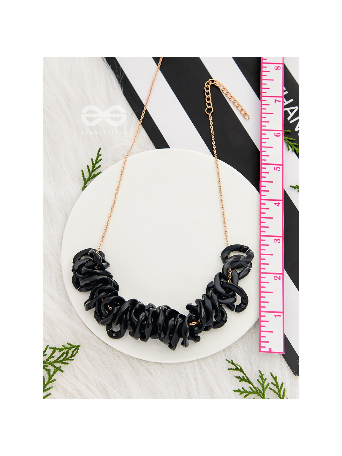 A Chunk of Chic- Golden Statement Neckpiece