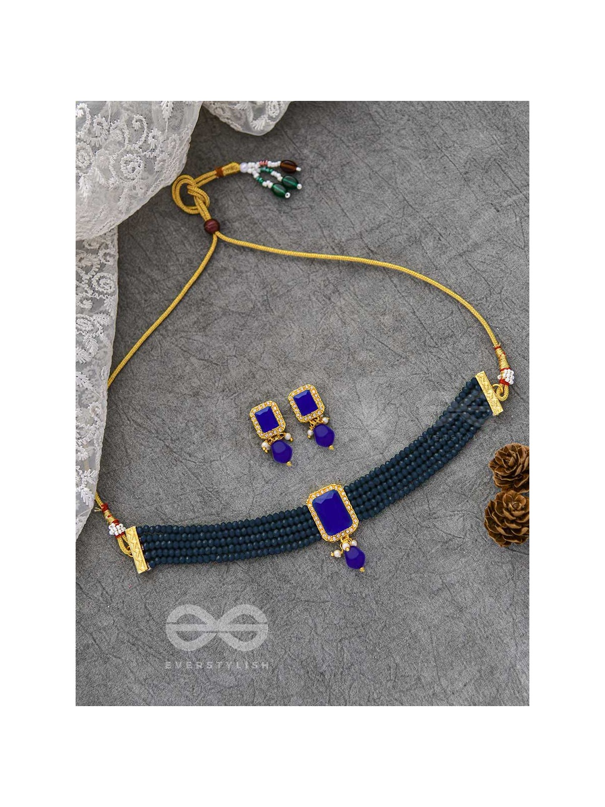 The mystical magnificence - set of statement choker and earrings ( Prussian Blue)