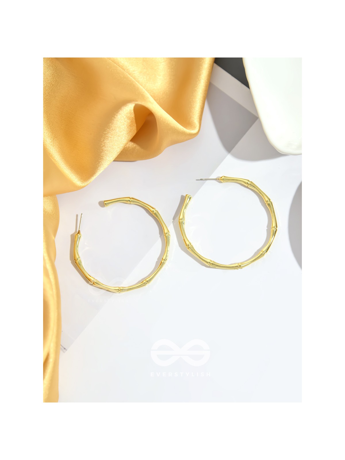 The Enso Circle- Elegant Golden Hoops