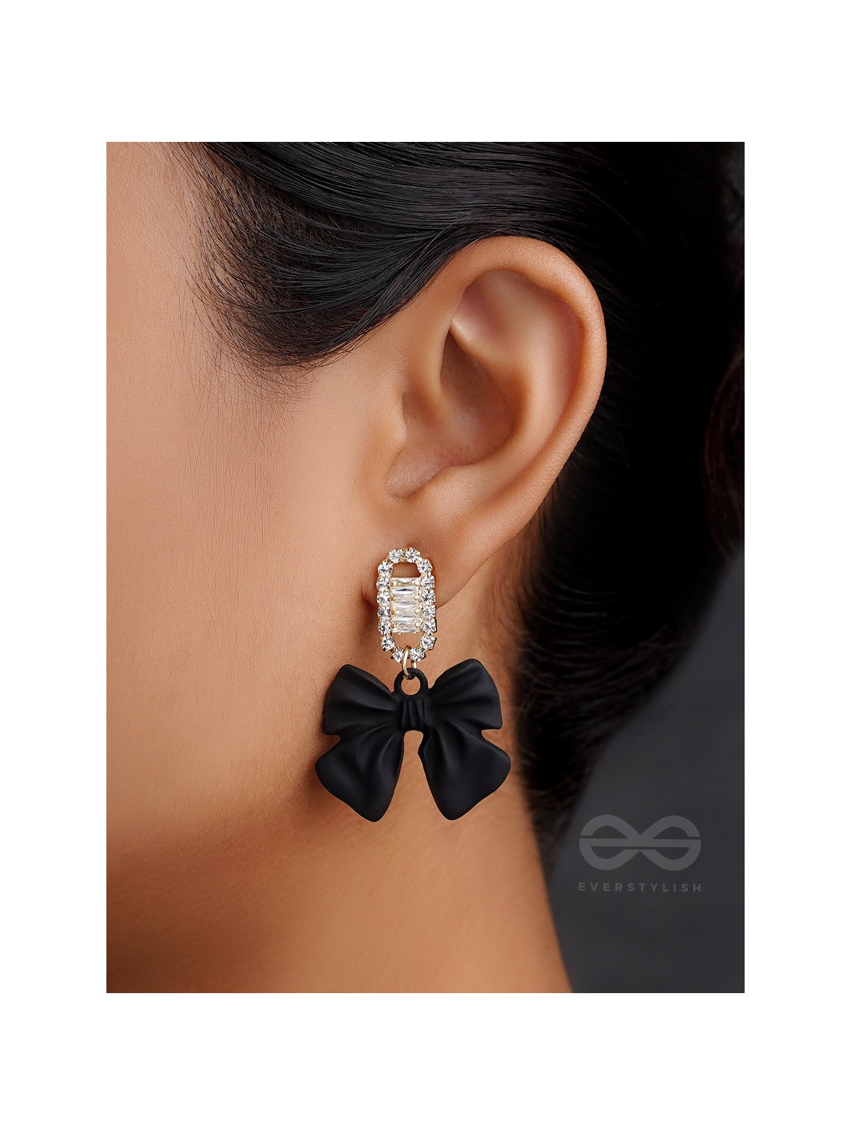 Ebony Divas- Rhinestones Studded Golden and Black Earrings
