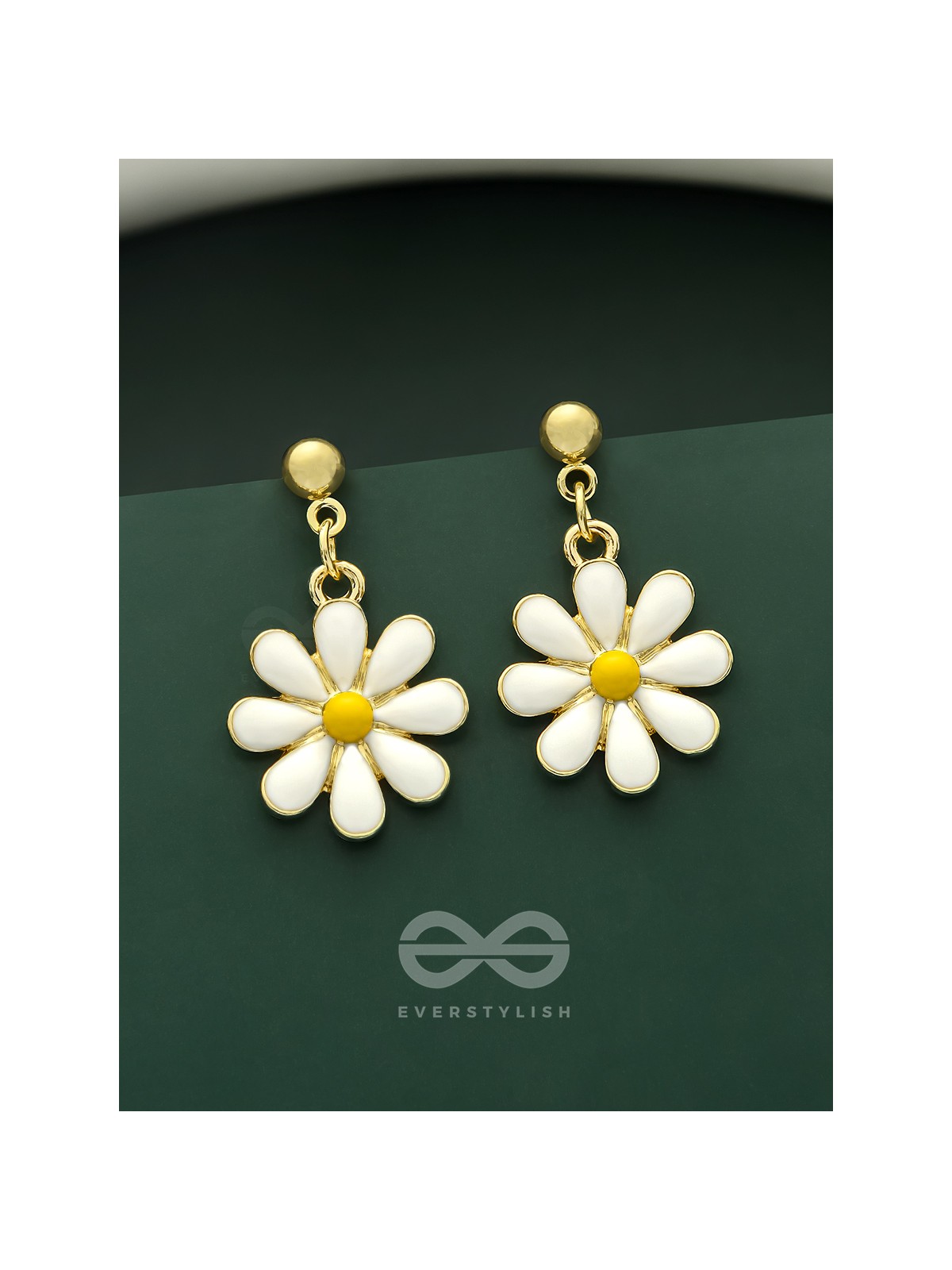 Dewy Daisies - Chic Enamelled Earrings