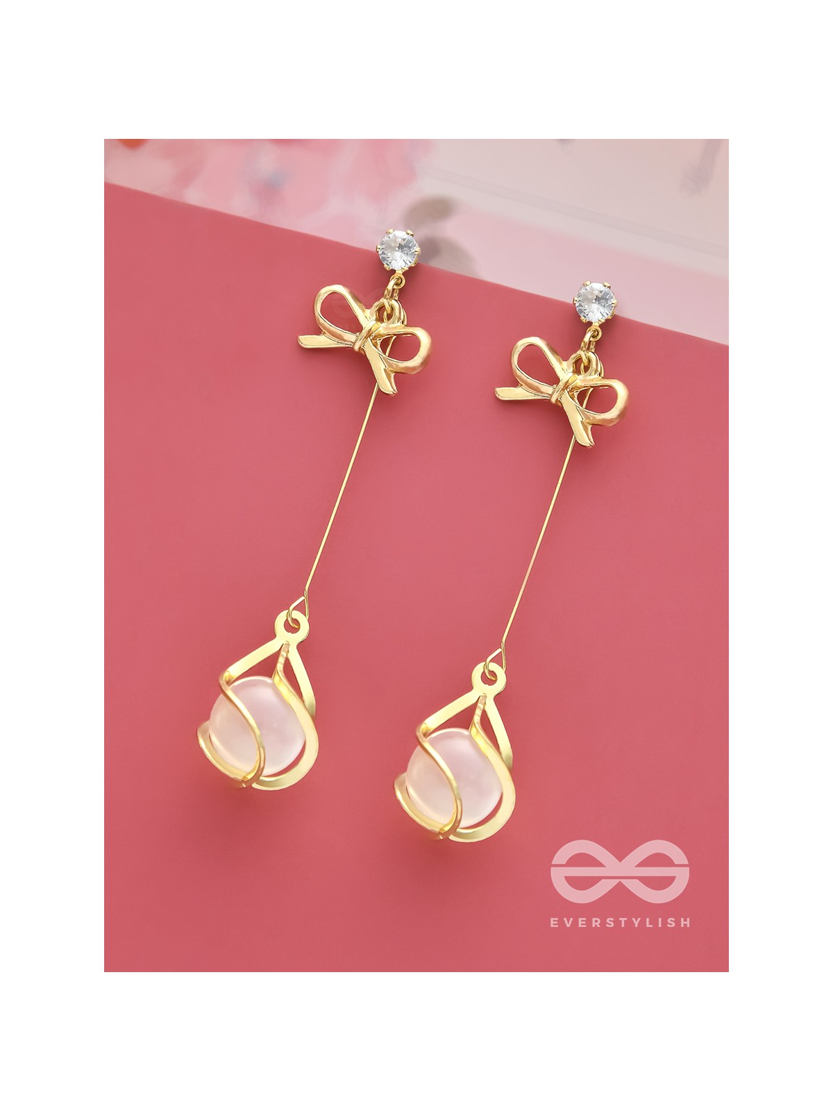 The Golden Globe Star- Elegant Golden Earrings