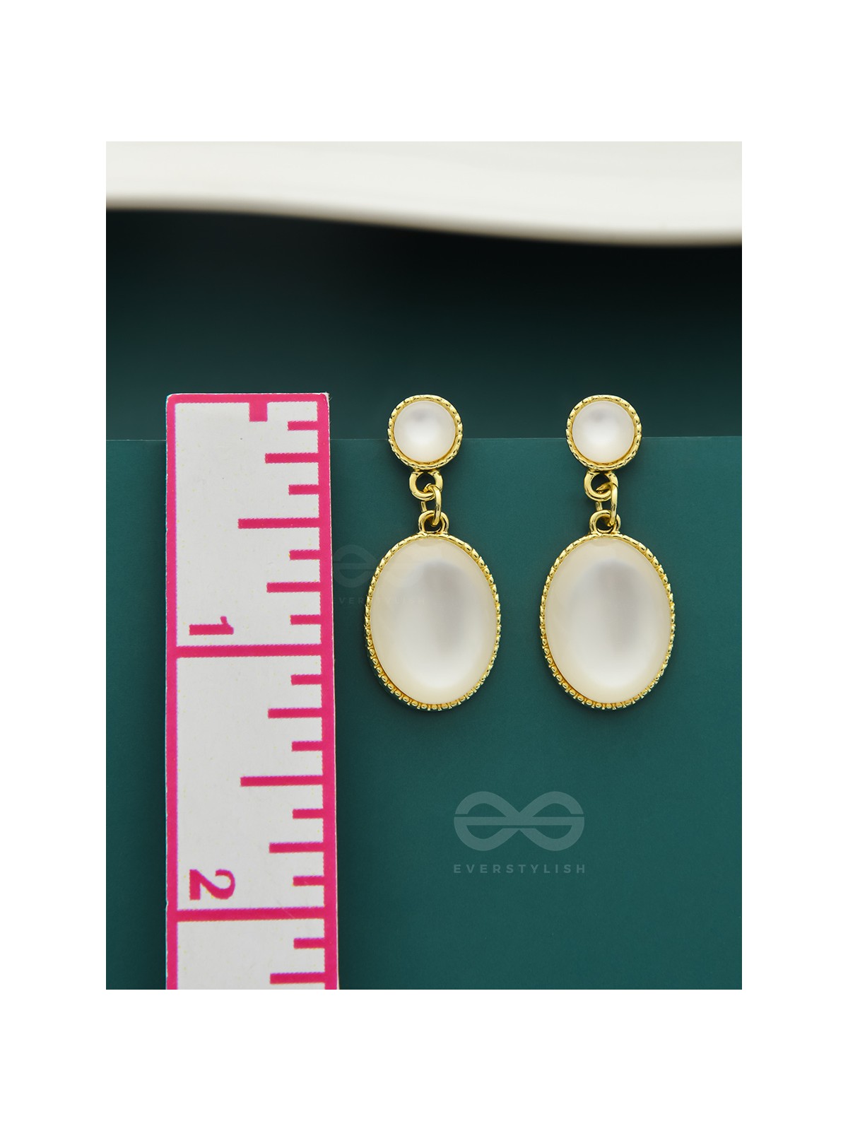 The Magic Mirror- Classy Golden Earrings (Pearl White)