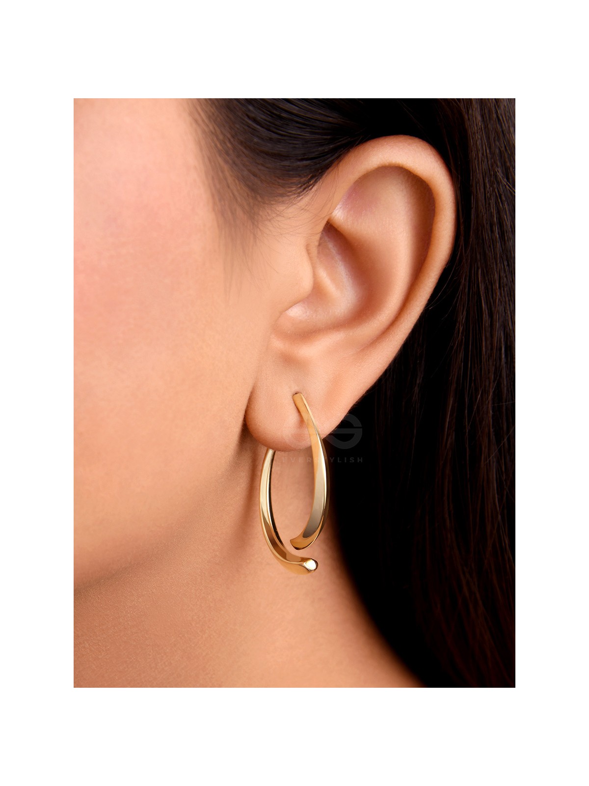 The Broken Bow- Elegant Golden Earrings