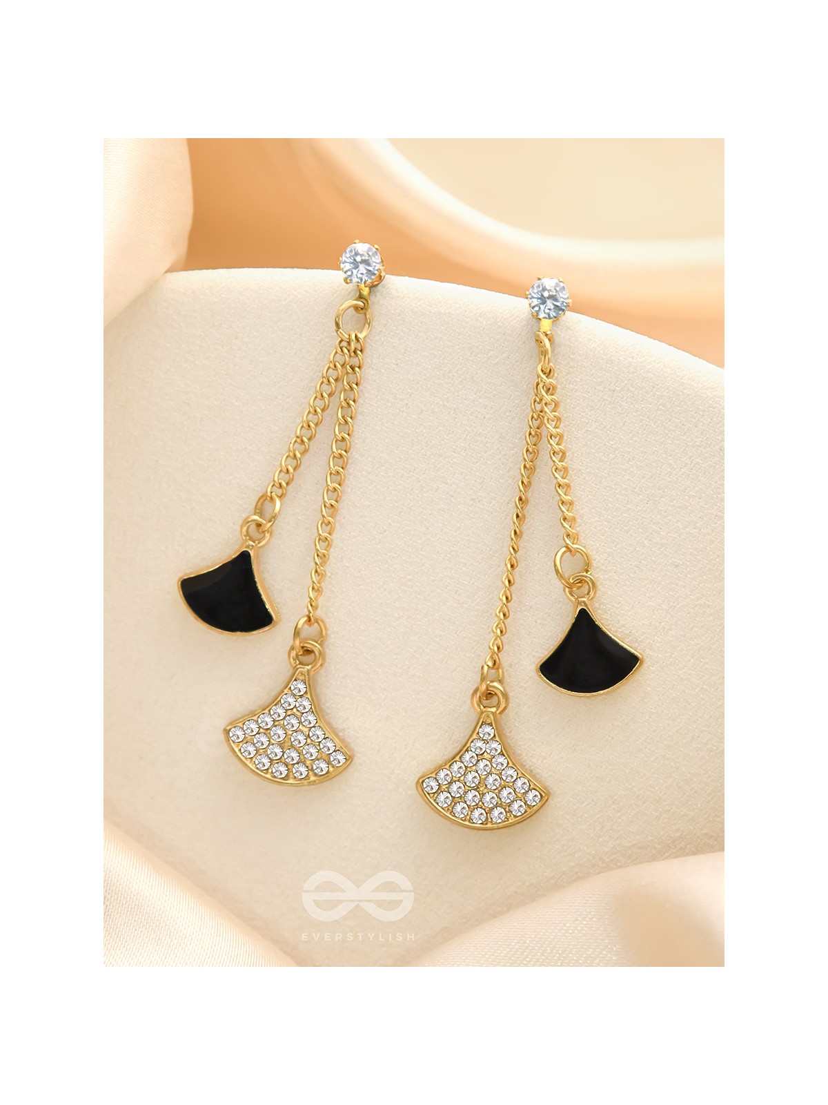 The Pendulum Effect- Black and Golden Earrings 