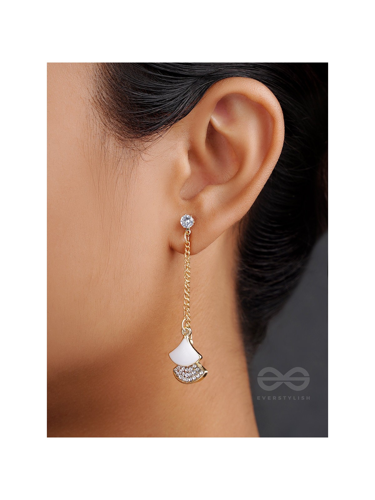 The Pendulum Effect- White and Golden Earrings 