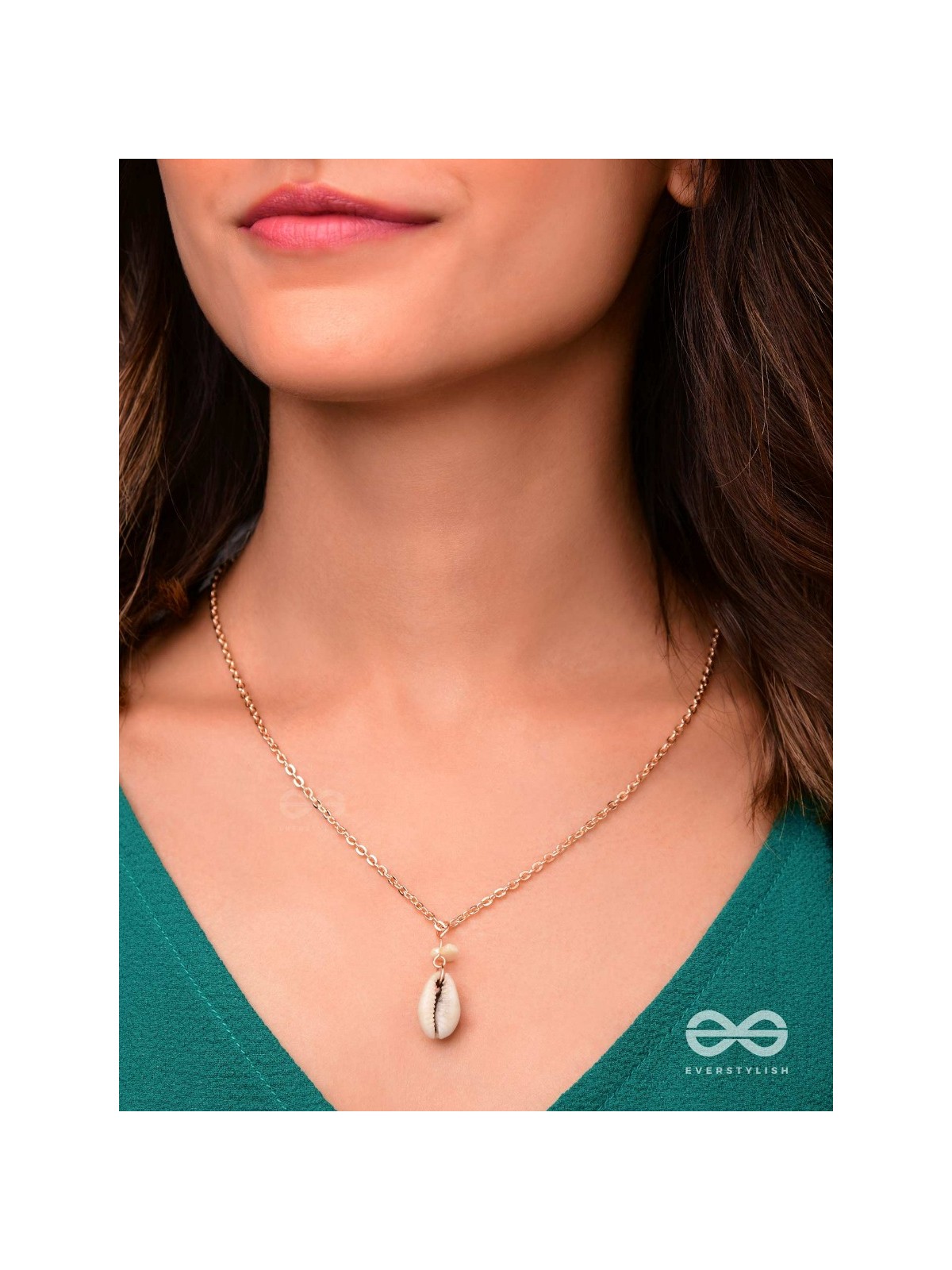 Beach Nostalgia- Golden Seashell Necklace With Anti-Tarnish Coating