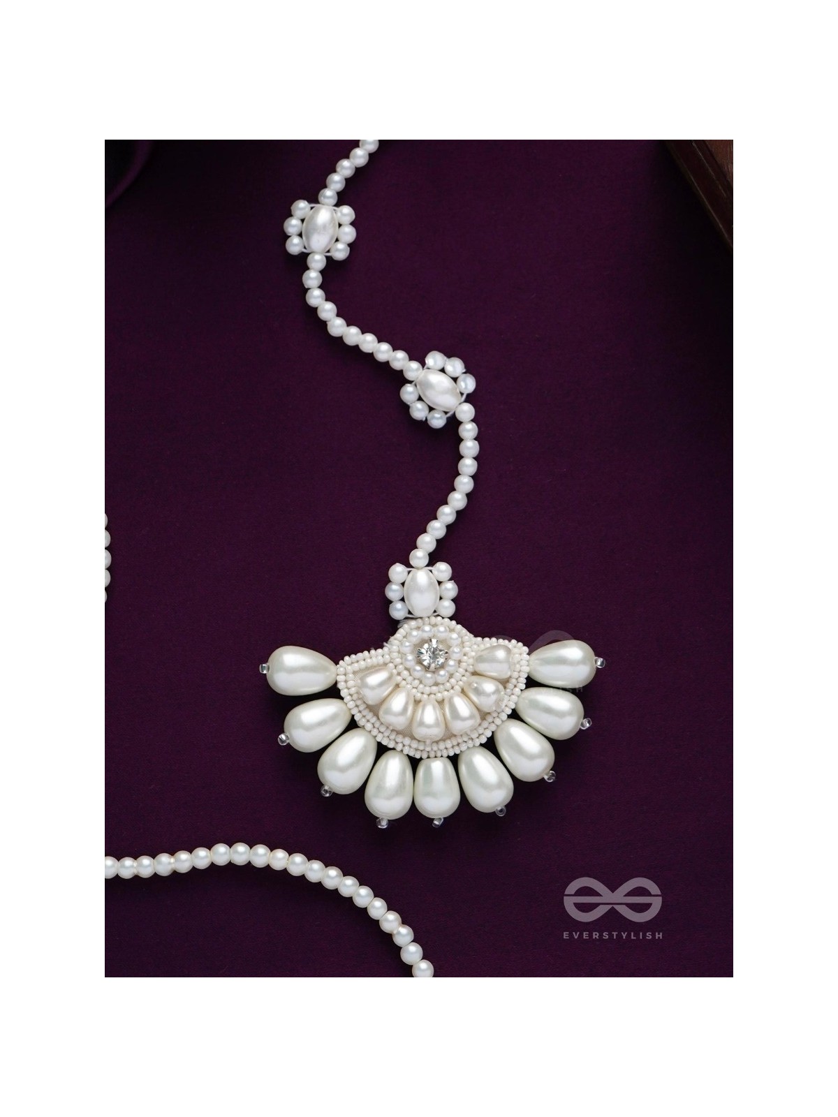 SAIKAVALI - DECORATED WITH PEARLS - STONE, BEADS AND PEARLS EMBROIDERED MAANGTIKA