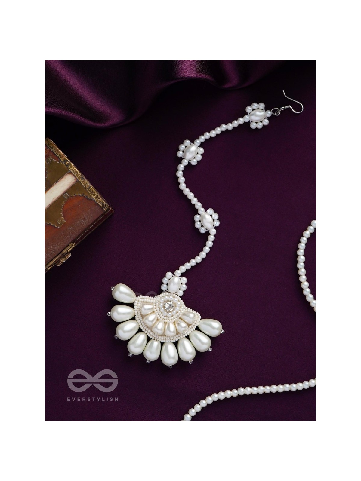 SAIKAVALI - DECORATED WITH PEARLS - STONE, BEADS AND PEARLS EMBROIDERED MAANGTIKA