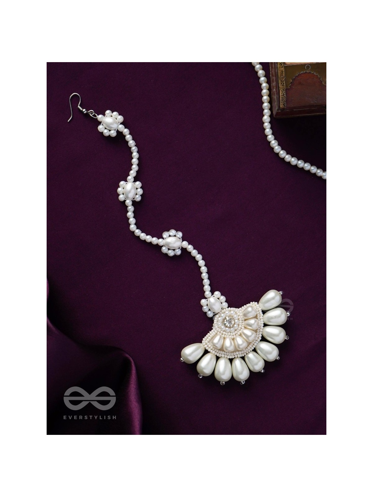 SAIKAVALI - DECORATED WITH PEARLS - STONE, BEADS AND PEARLS EMBROIDERED MAANGTIKA