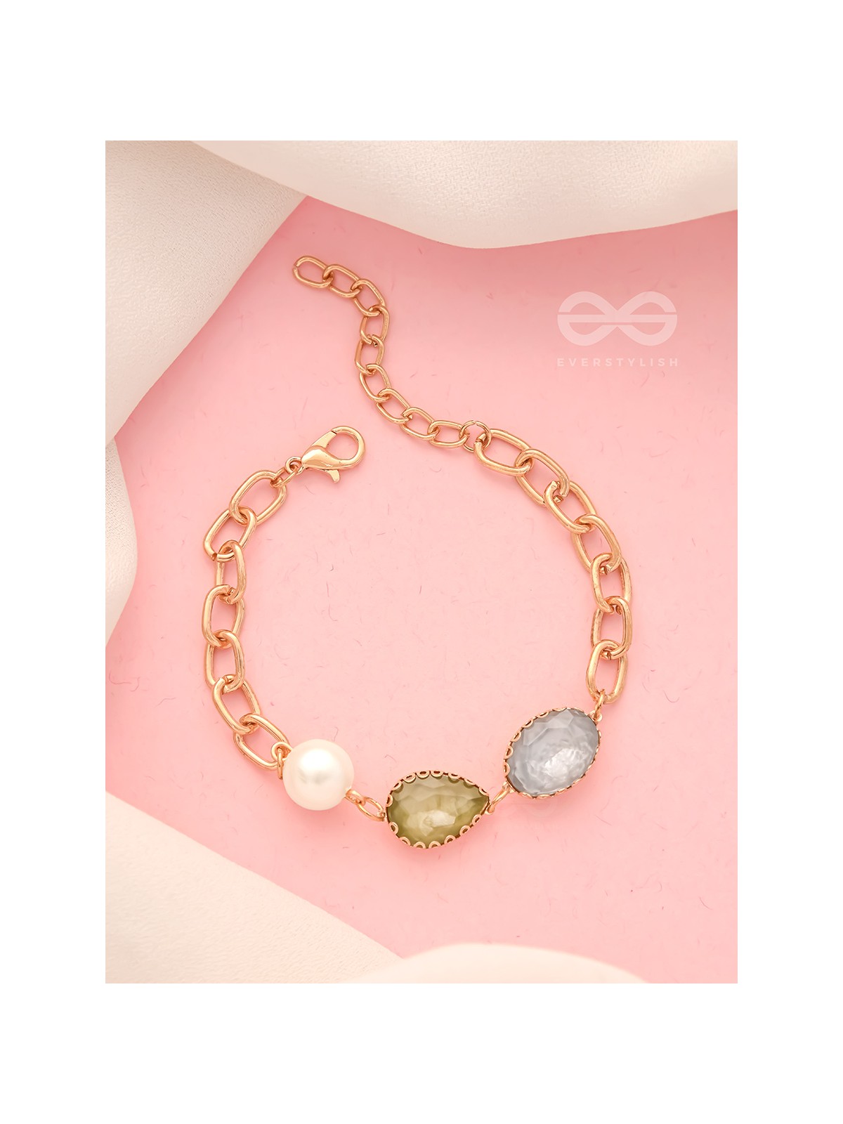Ocean in Nutshell- Golden Embellished Bracelet